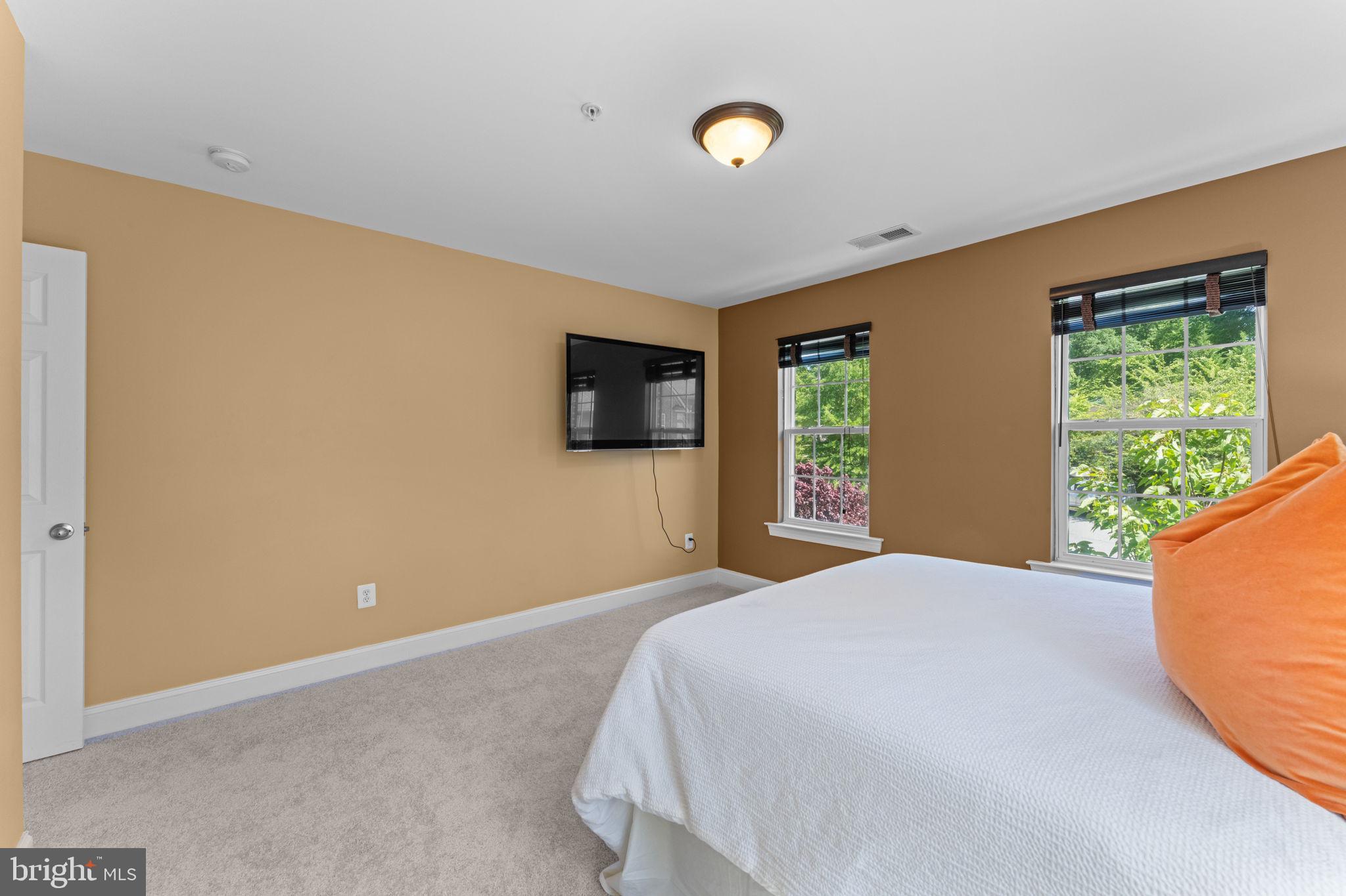 WARNERS - Residential