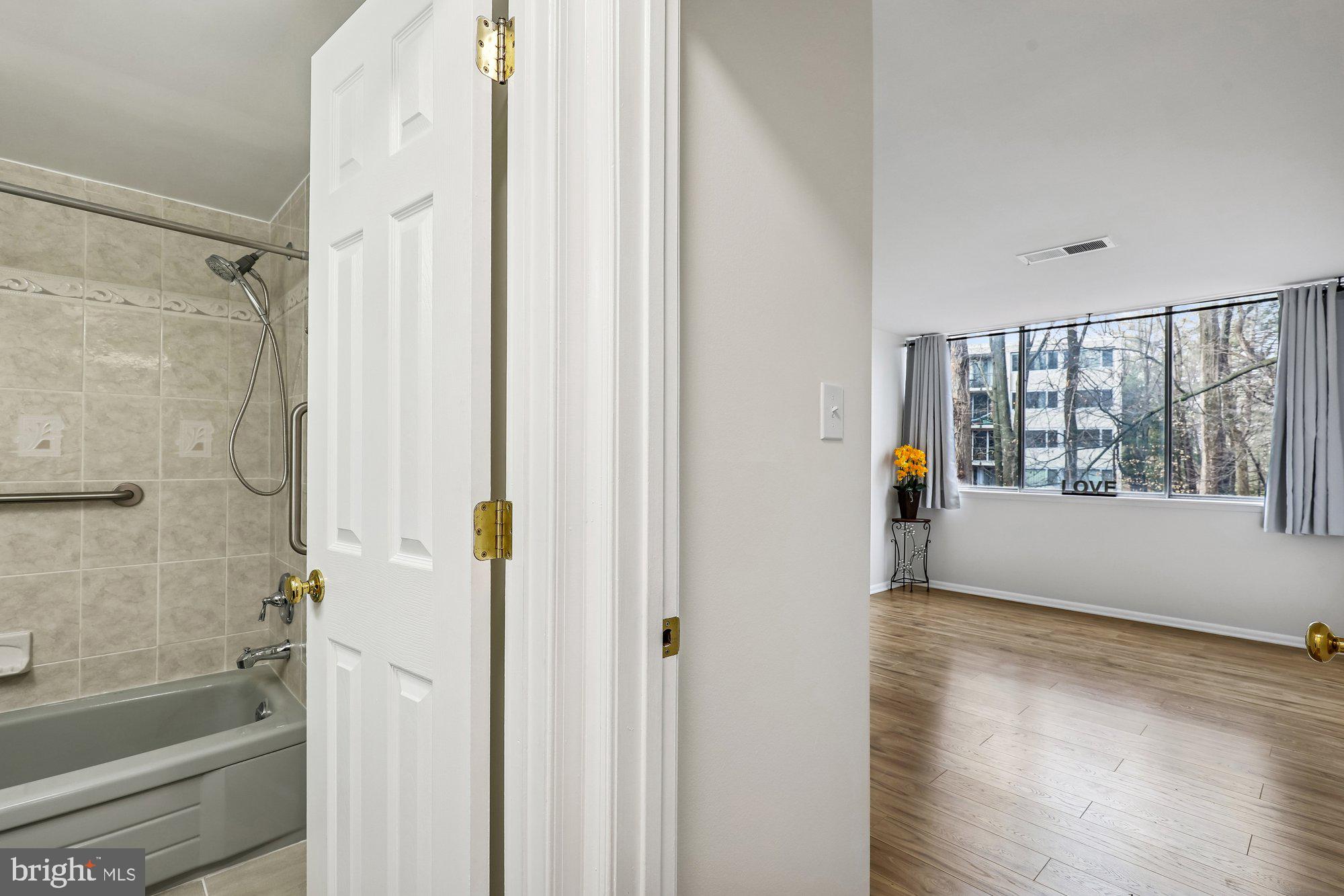 IVYMOUNT COURT - Residential