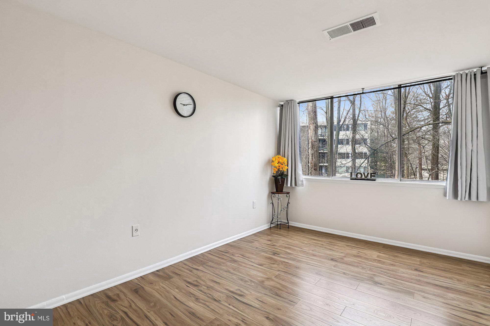 IVYMOUNT COURT - Residential