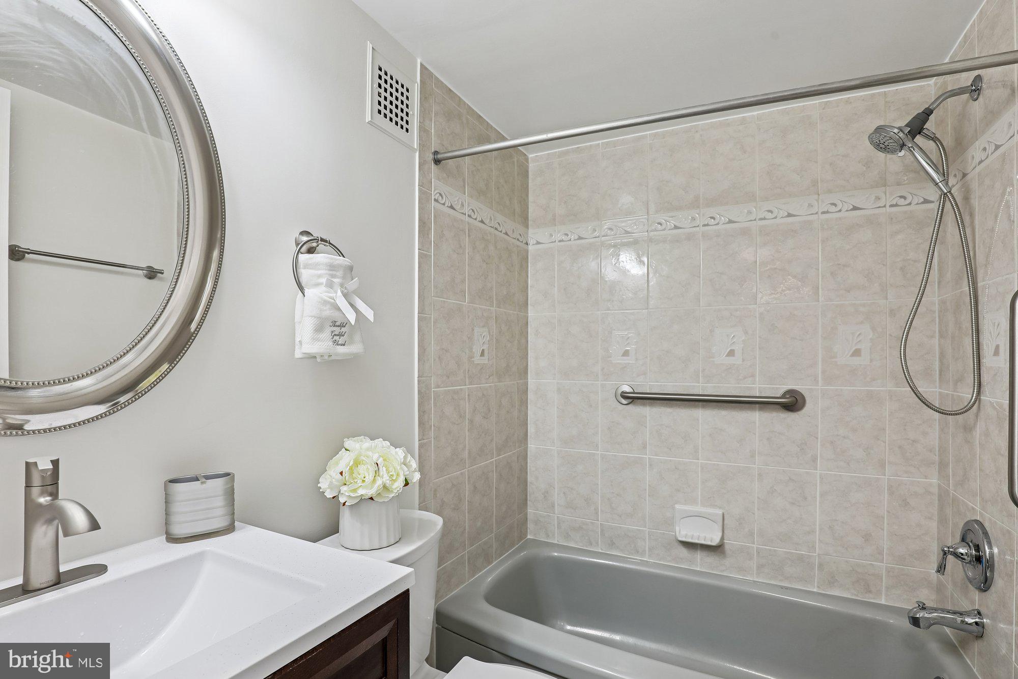 IVYMOUNT COURT - Residential