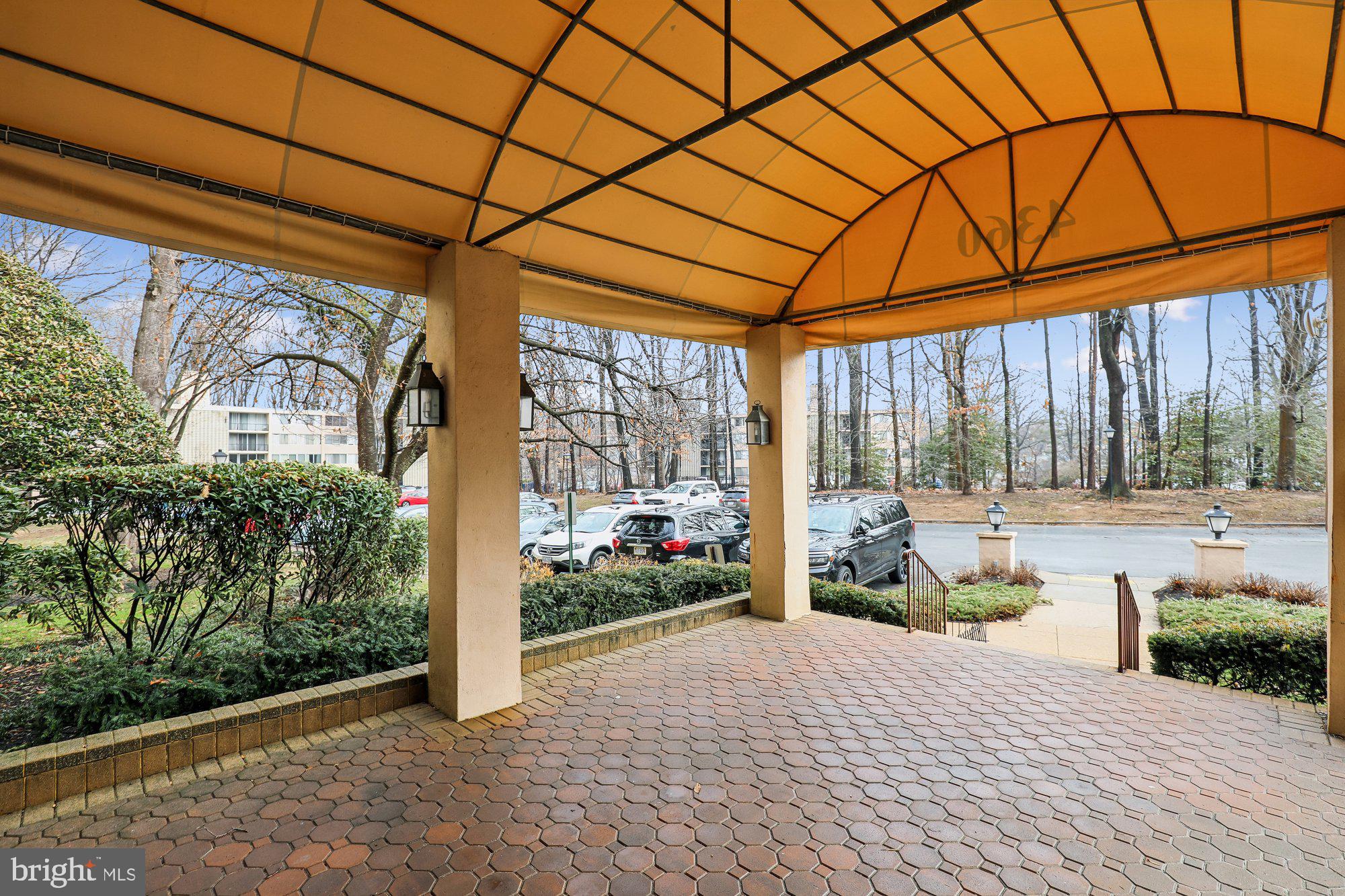 IVYMOUNT COURT - Residential