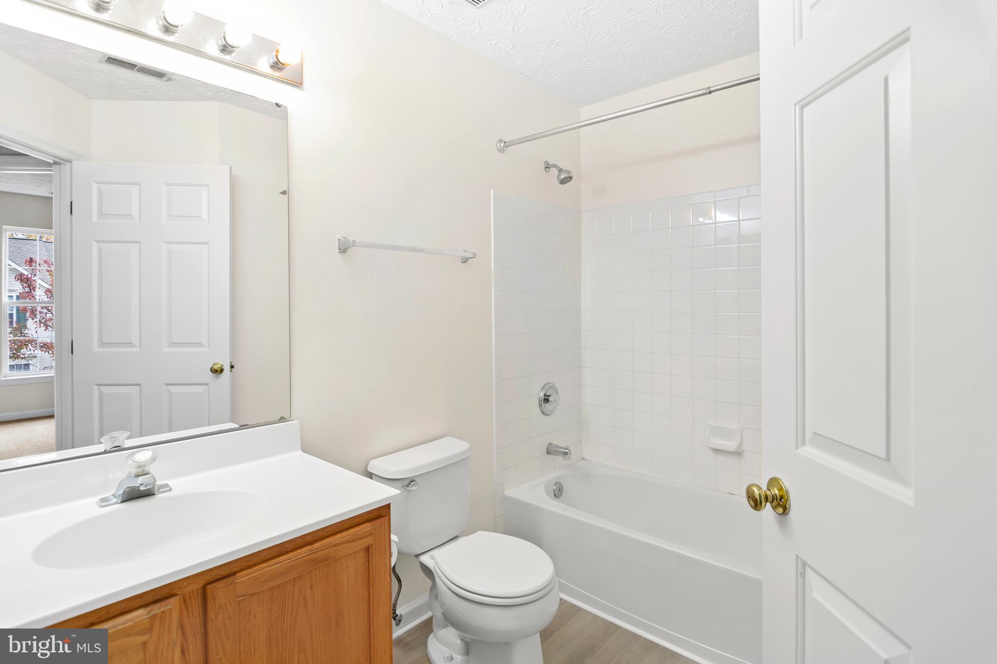 PERRY HALL FARMS - Residential Lease