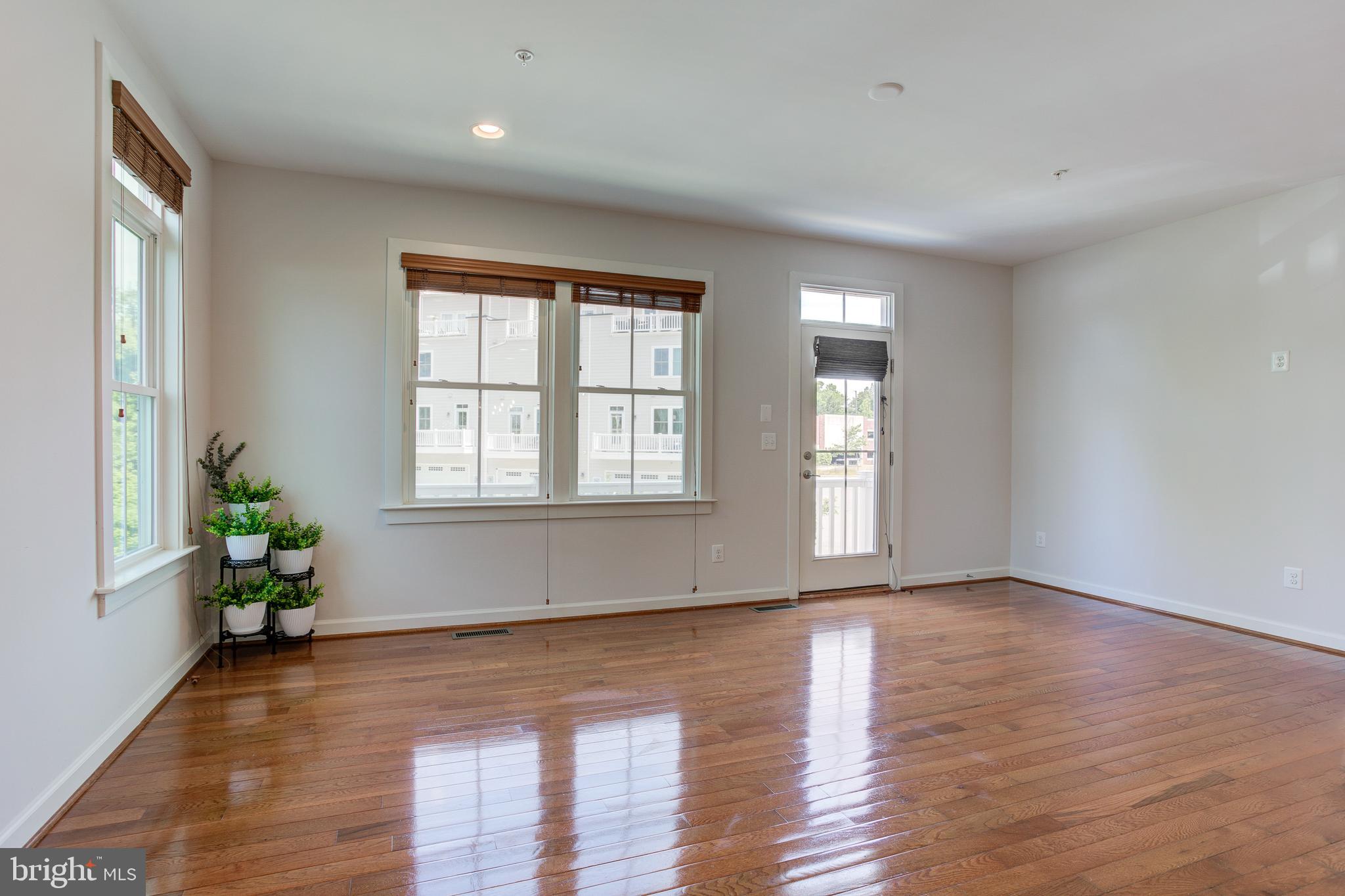 RIDGEWOOD - Residential