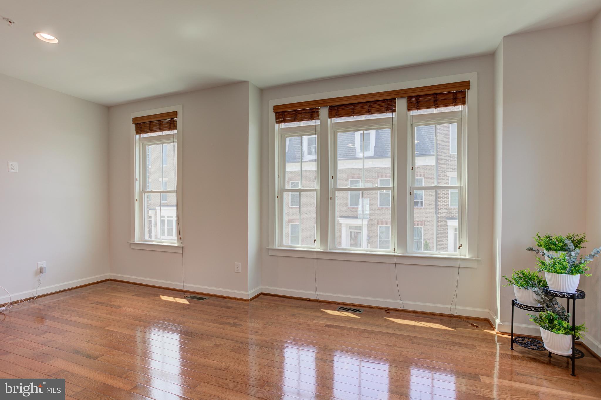 RIDGEWOOD - Residential