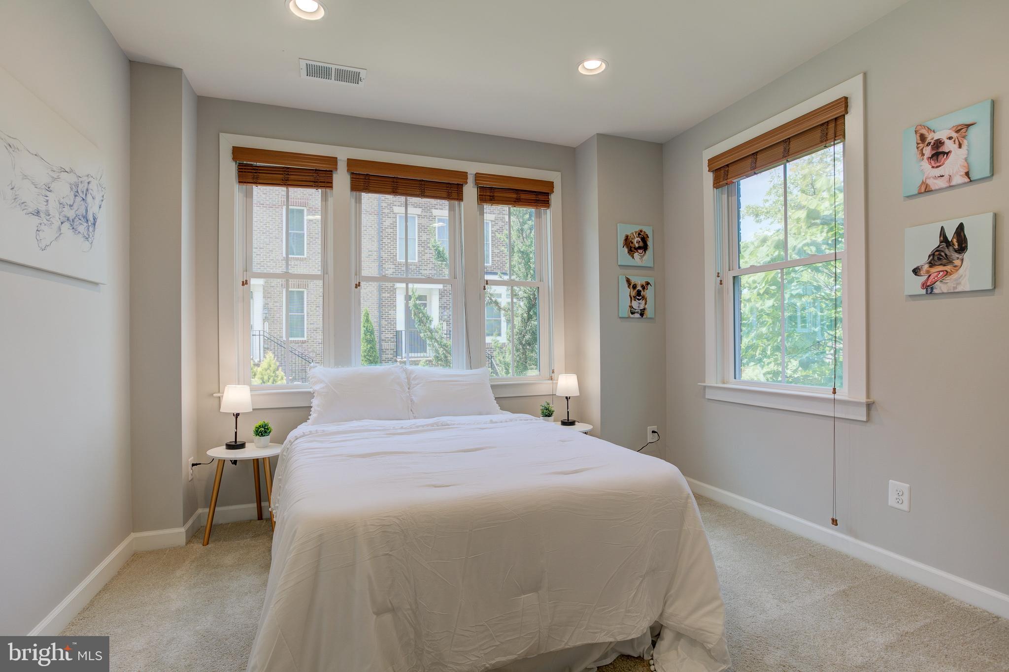 RIDGEWOOD - Residential