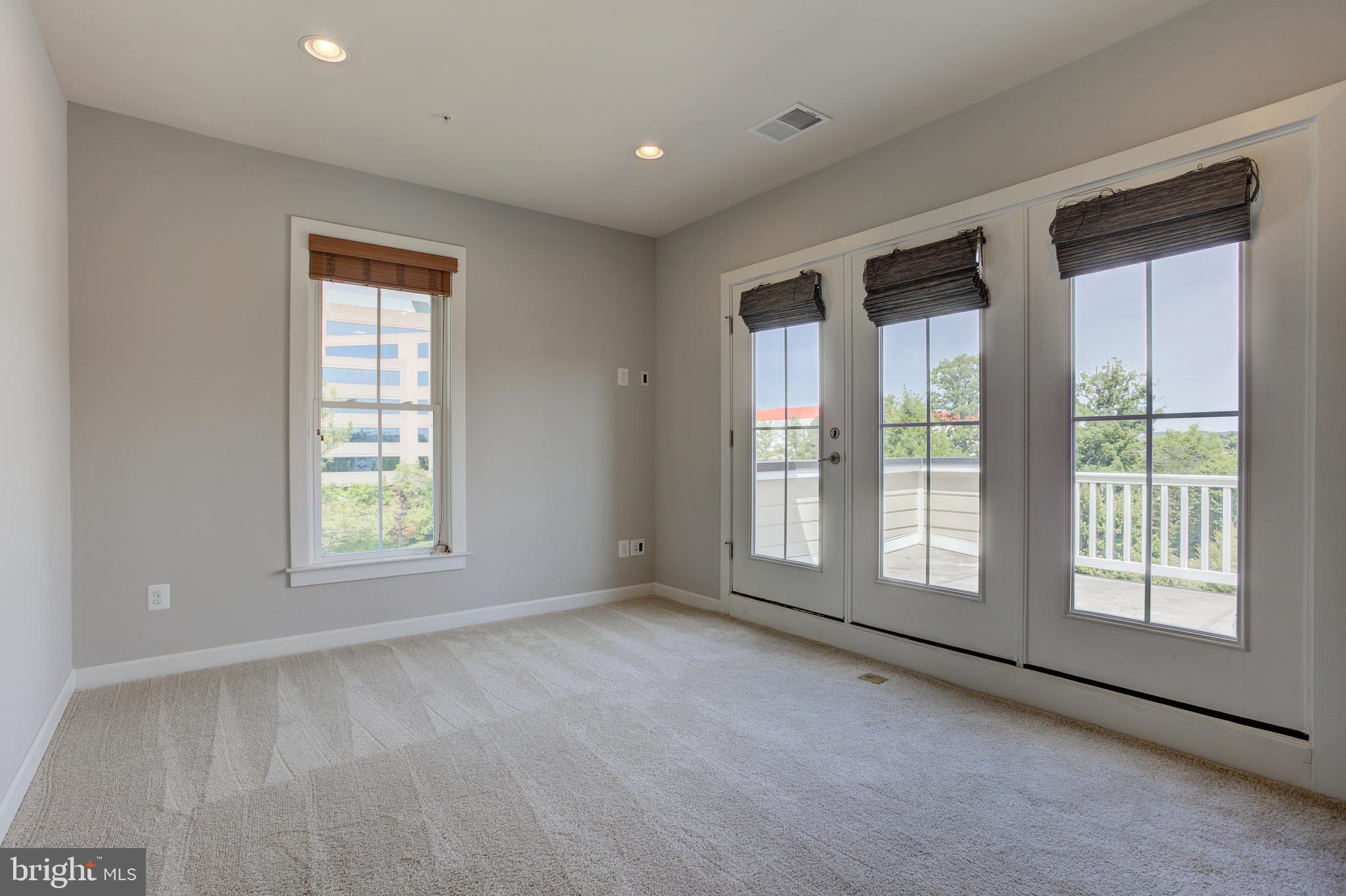 RIDGEWOOD - Residential