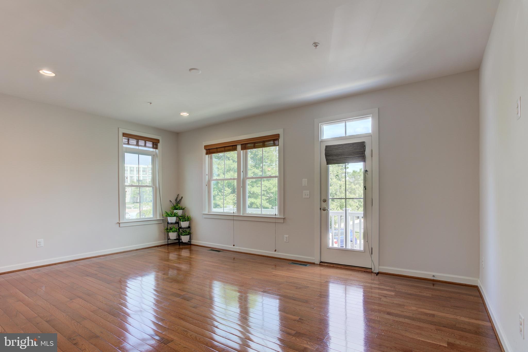 RIDGEWOOD - Residential