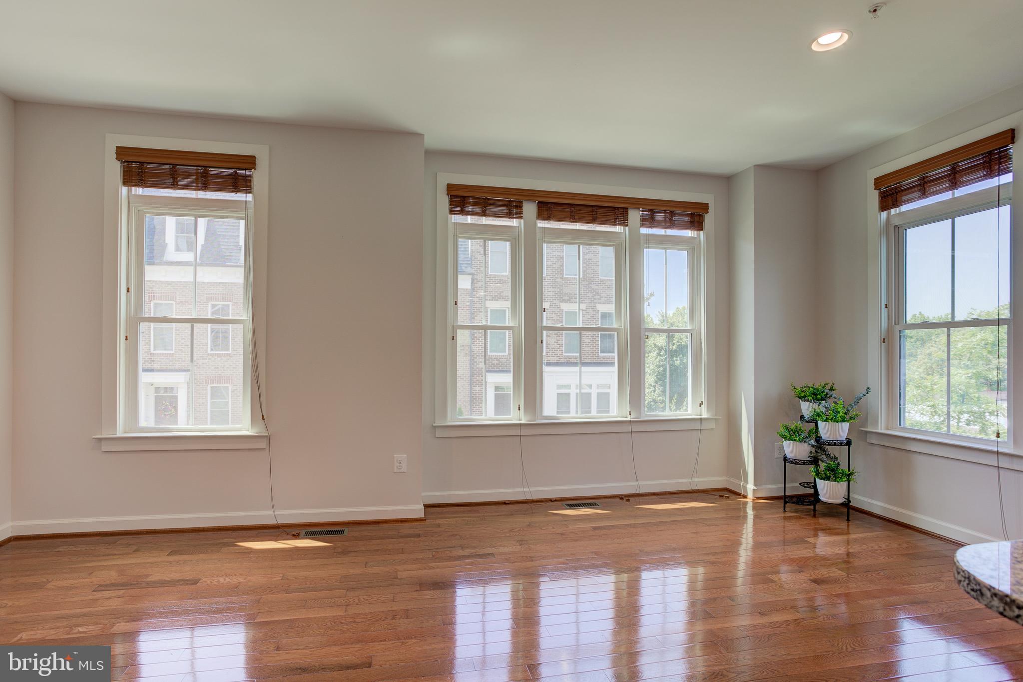 RIDGEWOOD - Residential