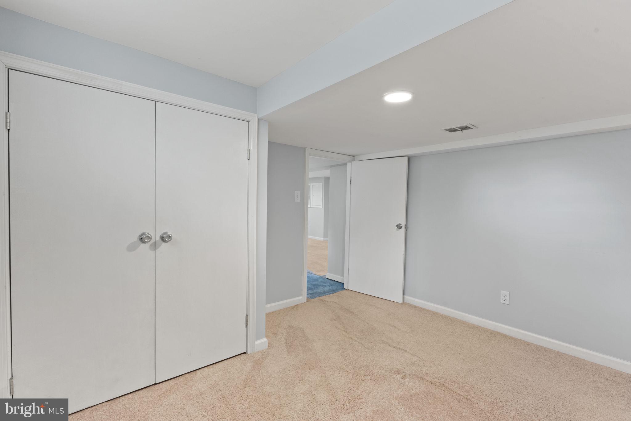 HOLLYWOOD ON THE HILL - Residential Lease