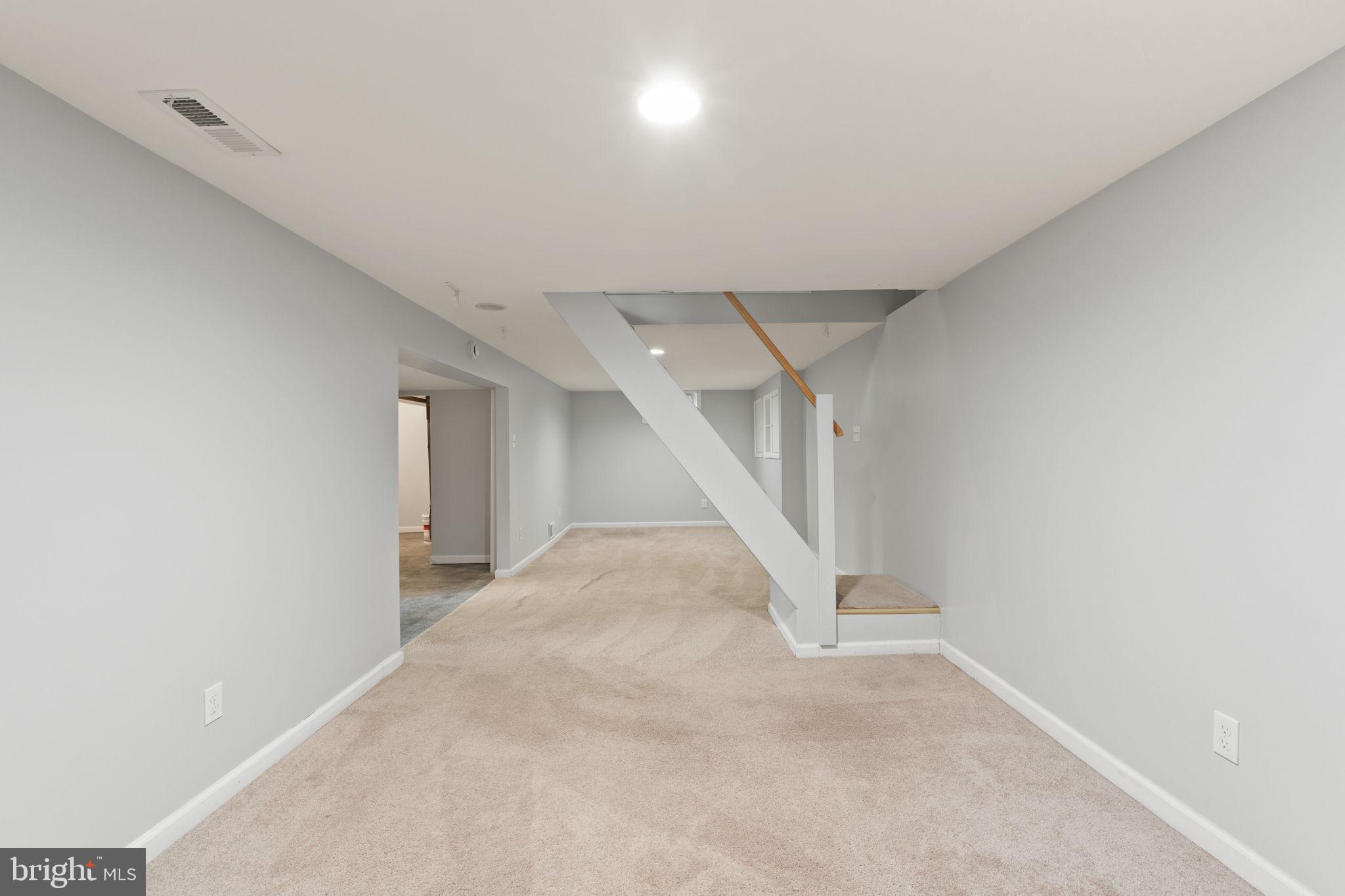 HOLLYWOOD ON THE HILL - Residential Lease