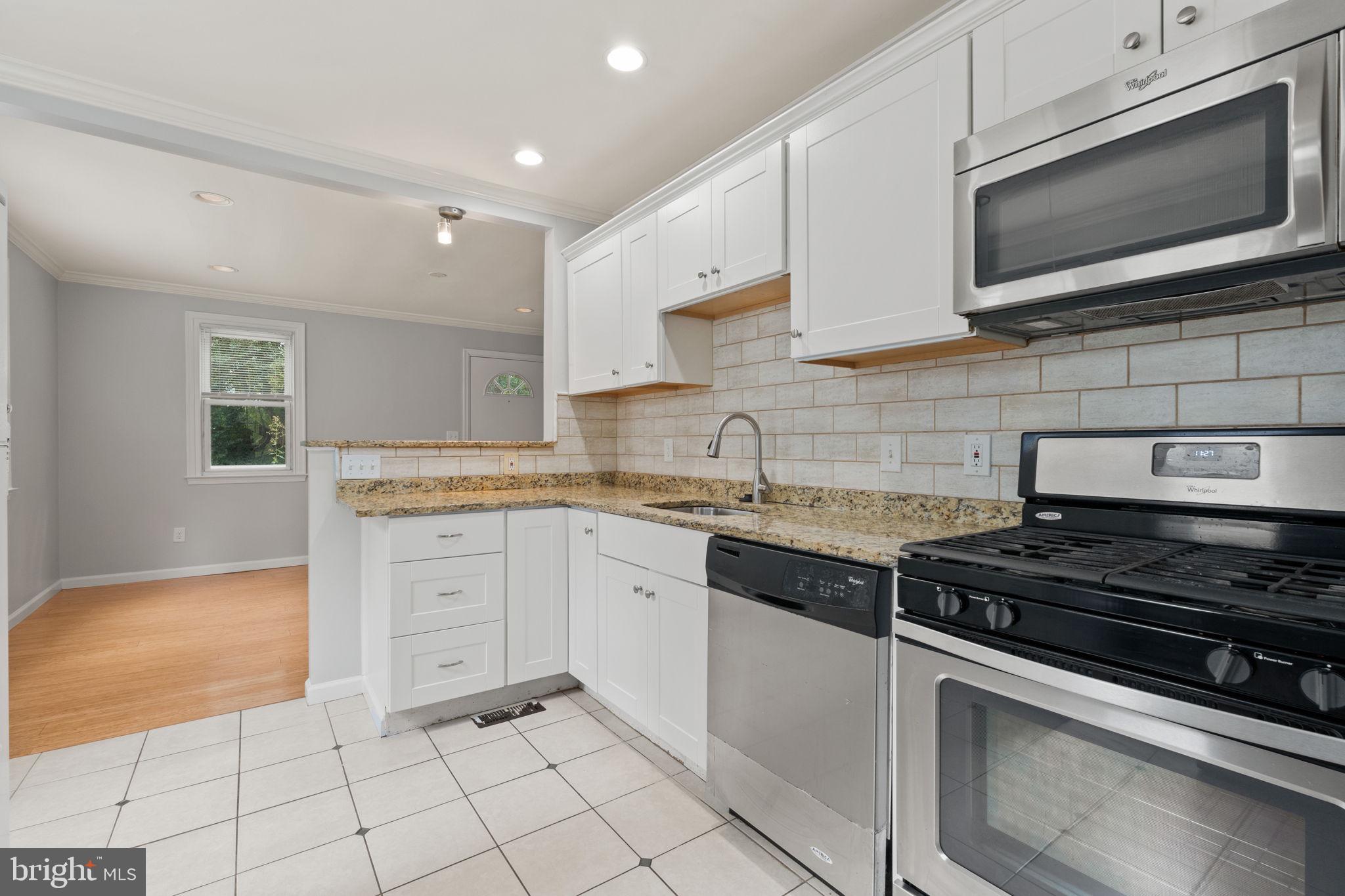 HOLLYWOOD ON THE HILL - Residential Lease