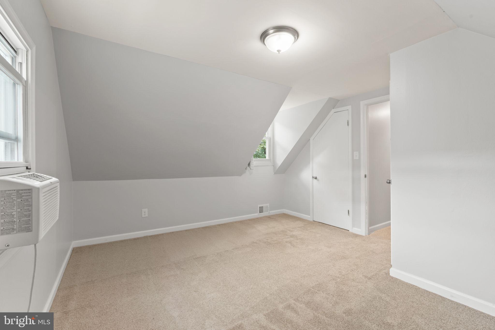 HOLLYWOOD ON THE HILL - Residential Lease