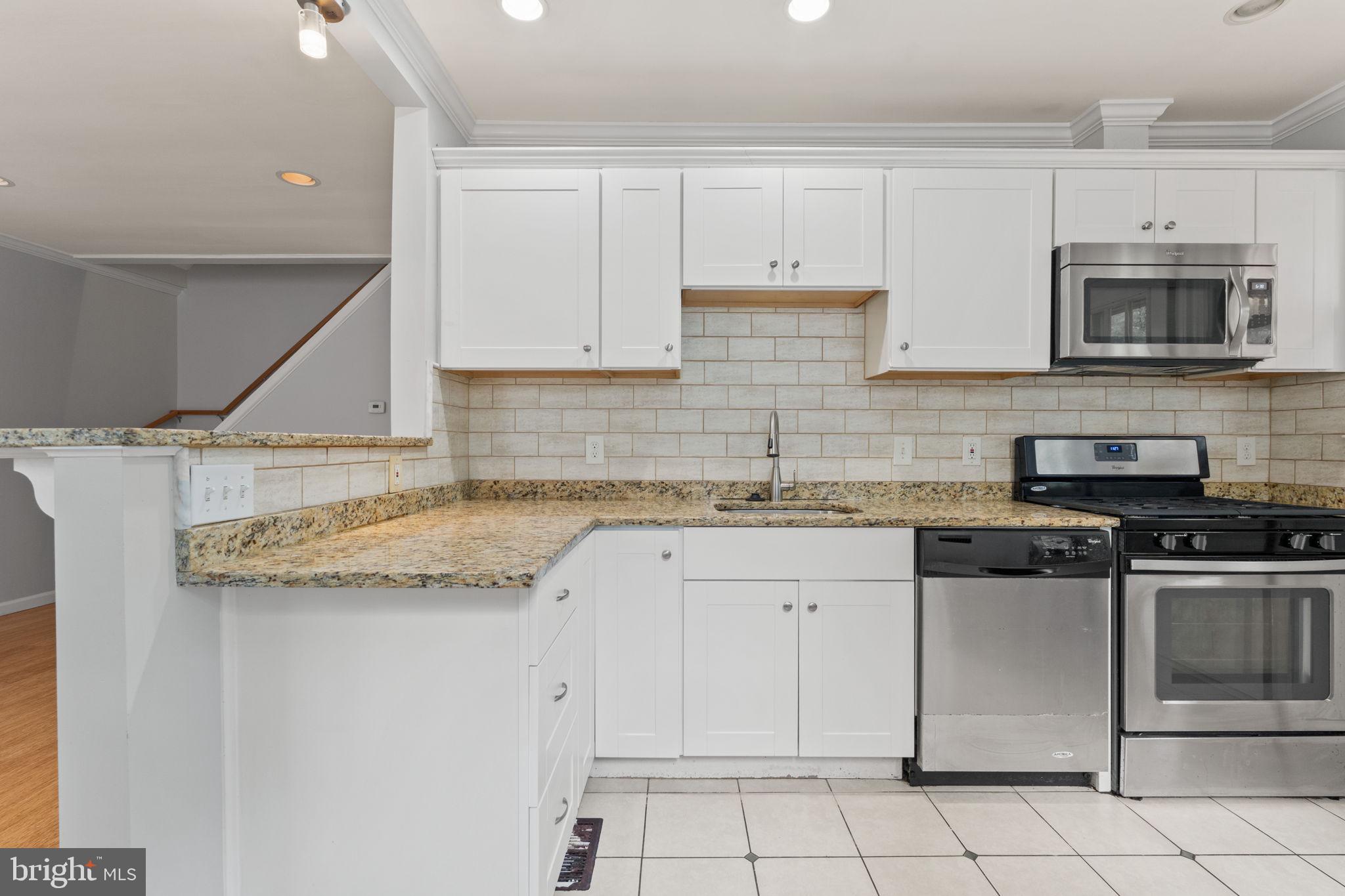 HOLLYWOOD ON THE HILL - Residential Lease