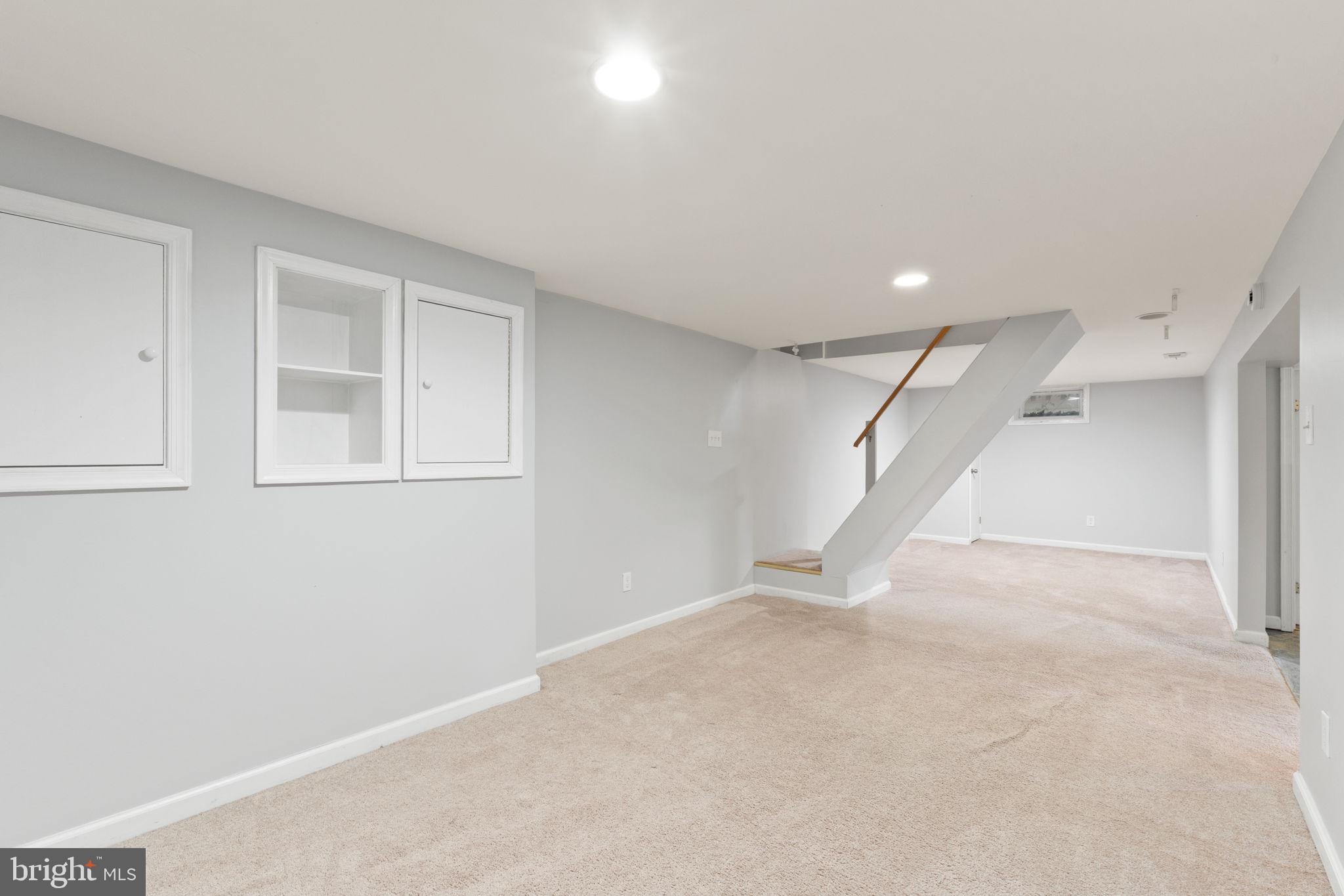 HOLLYWOOD ON THE HILL - Residential Lease