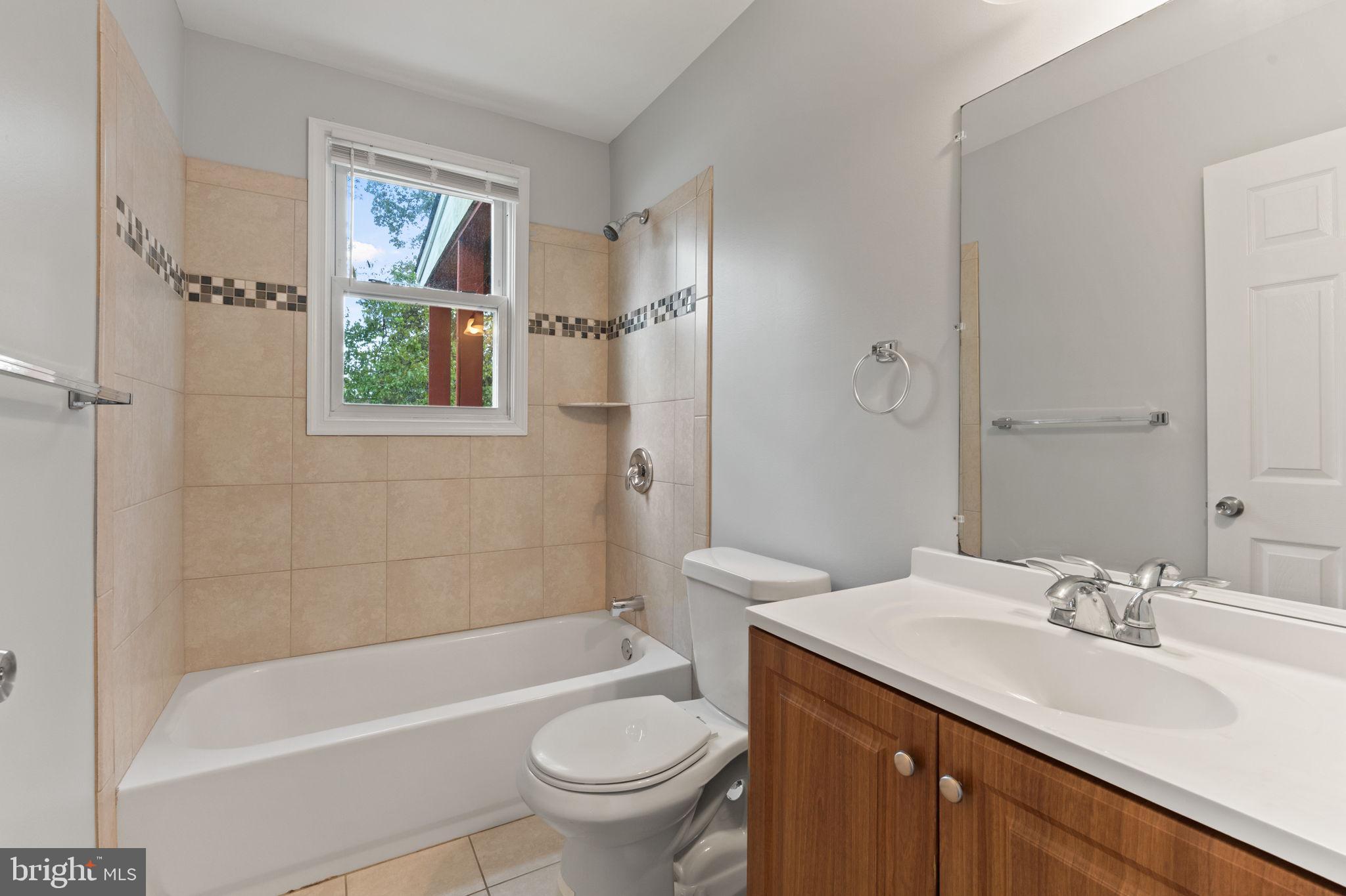 HOLLYWOOD ON THE HILL - Residential Lease