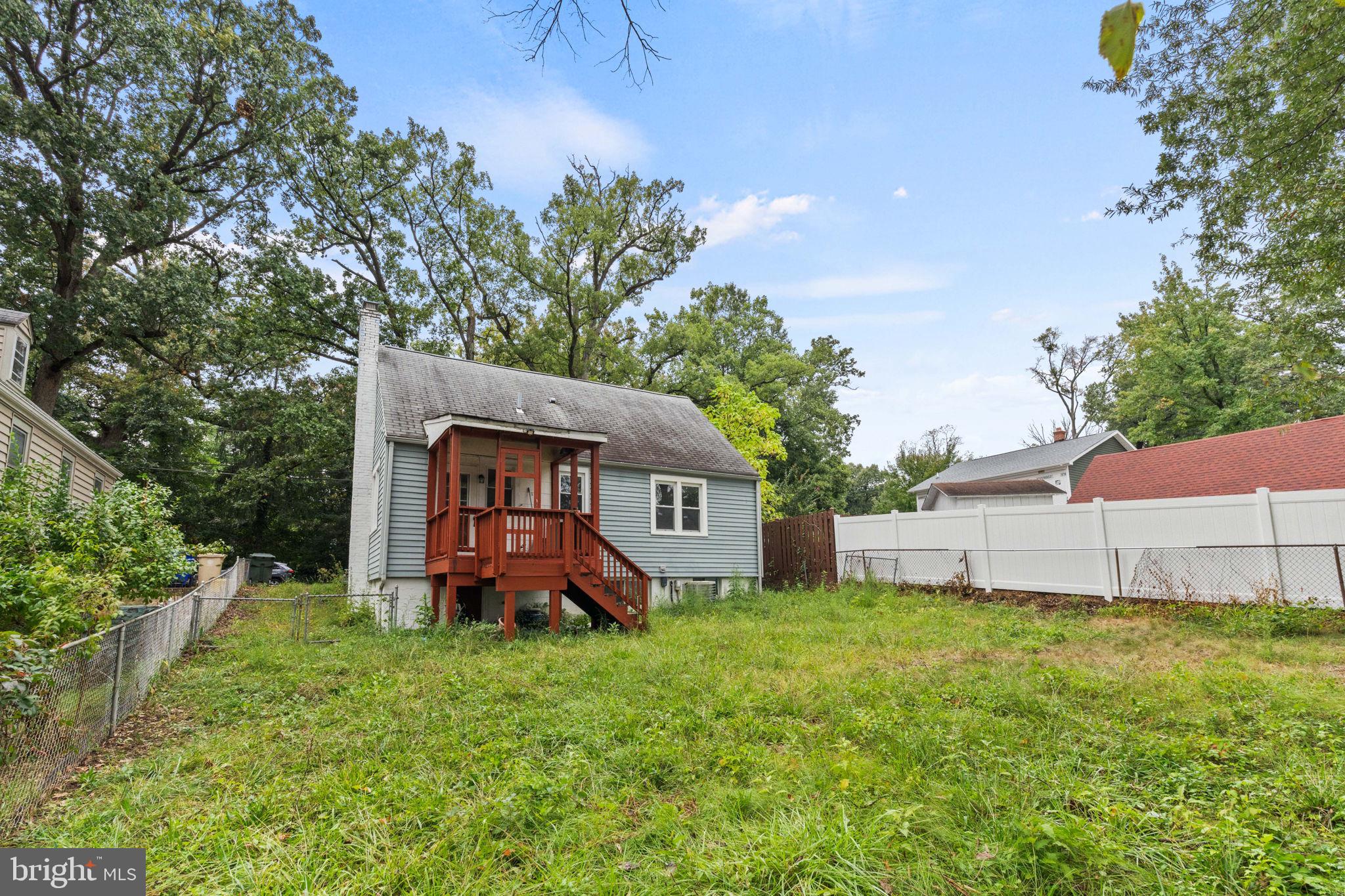 HOLLYWOOD ON THE HILL - Residential Lease