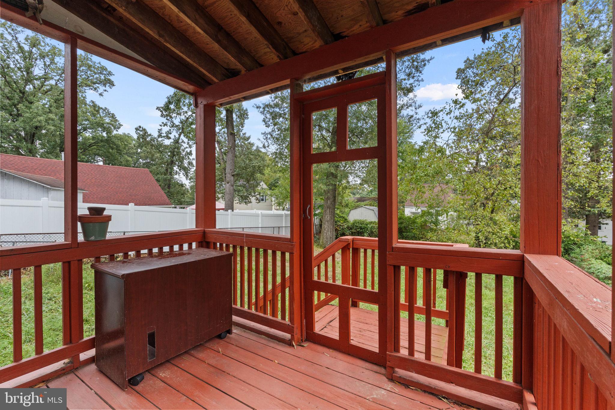 HOLLYWOOD ON THE HILL - Residential Lease