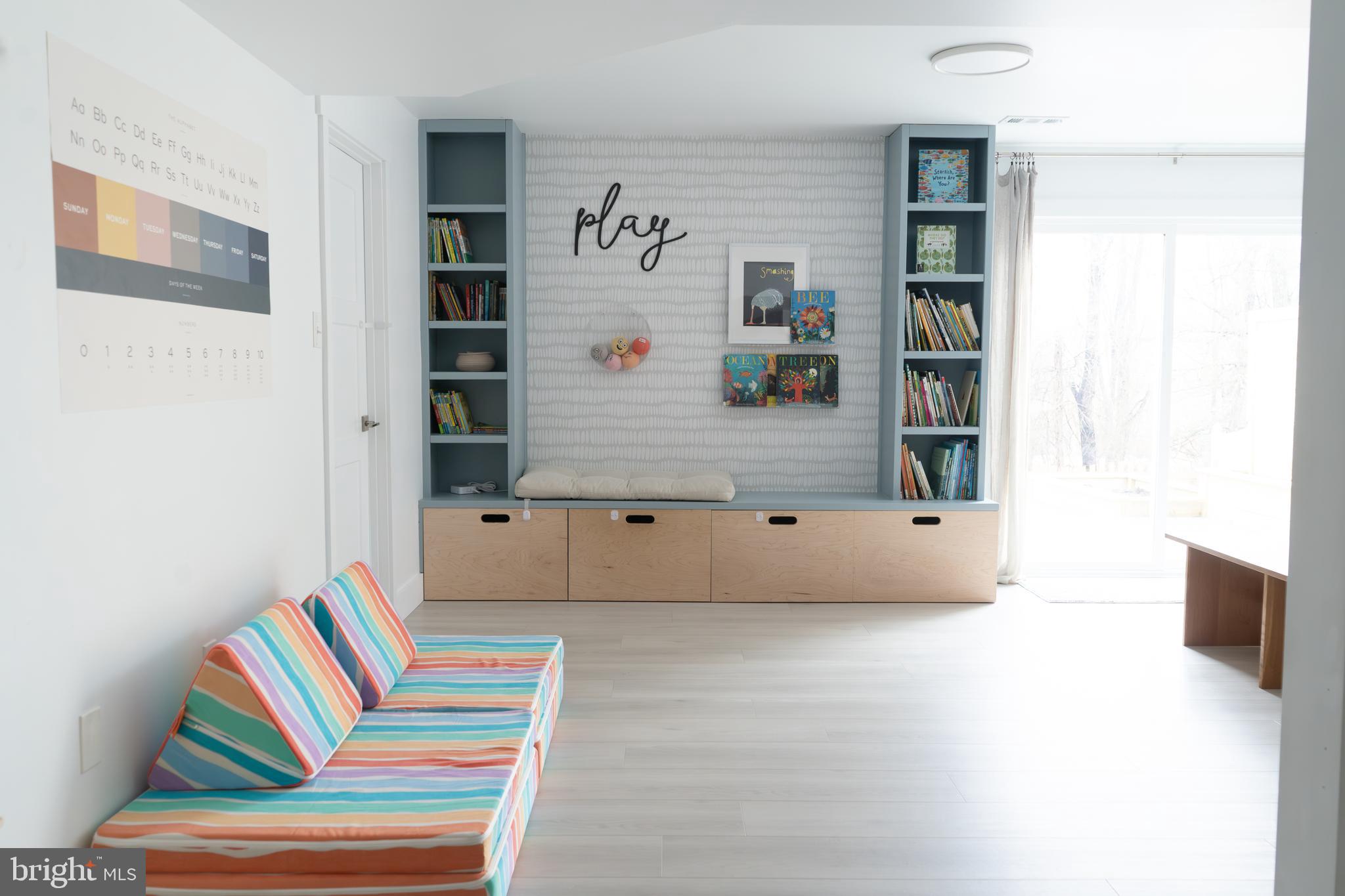 STAFFORD LAKES VILLAGE - Residential