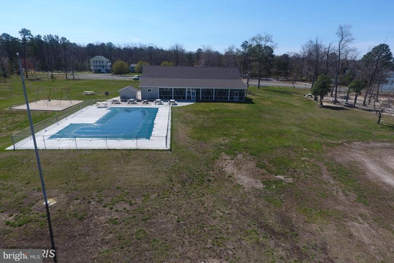 BAY QUARTER SHORES - Land