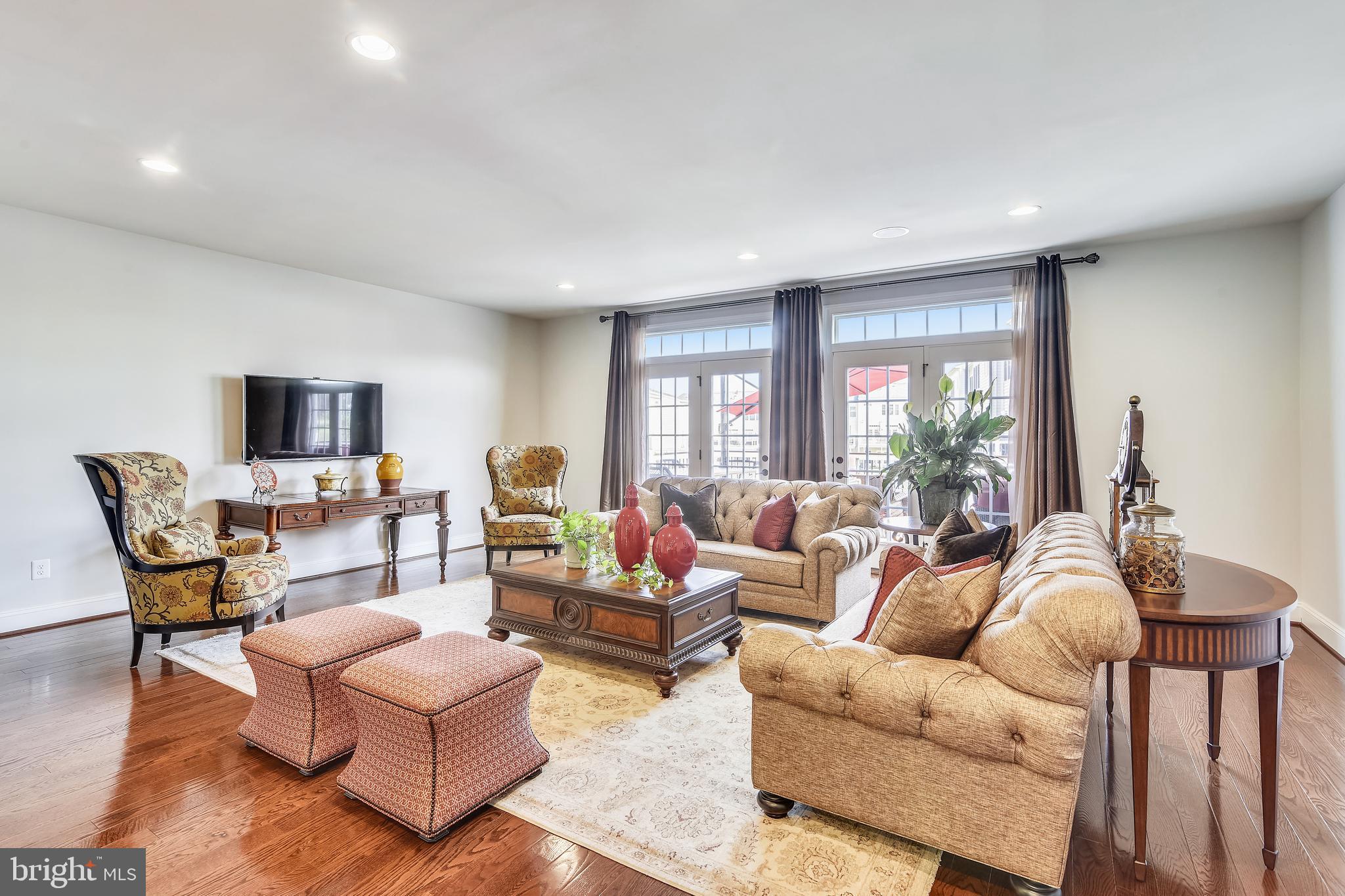 SEVEN HILLS - Residential