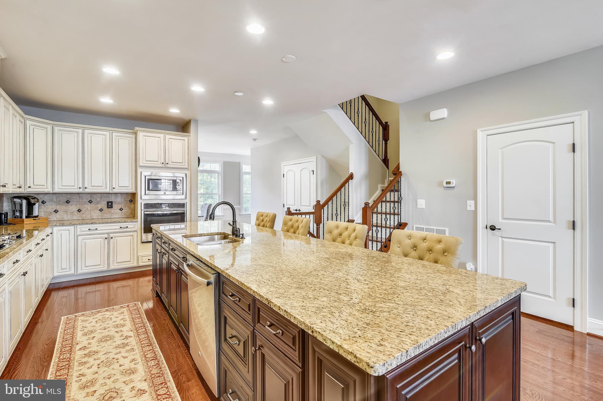 SEVEN HILLS - Residential