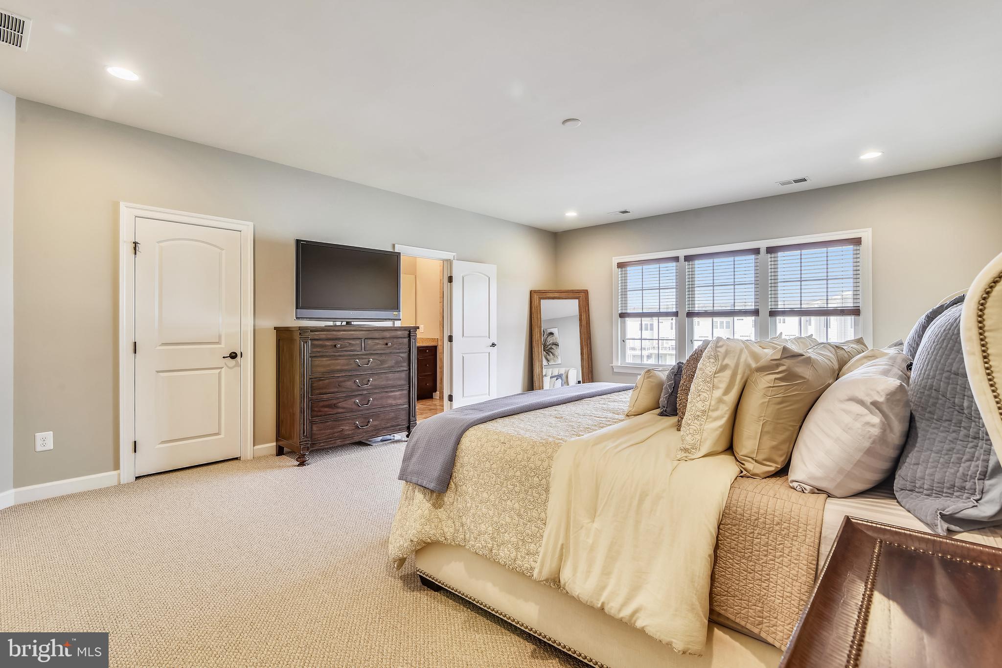 SEVEN HILLS - Residential