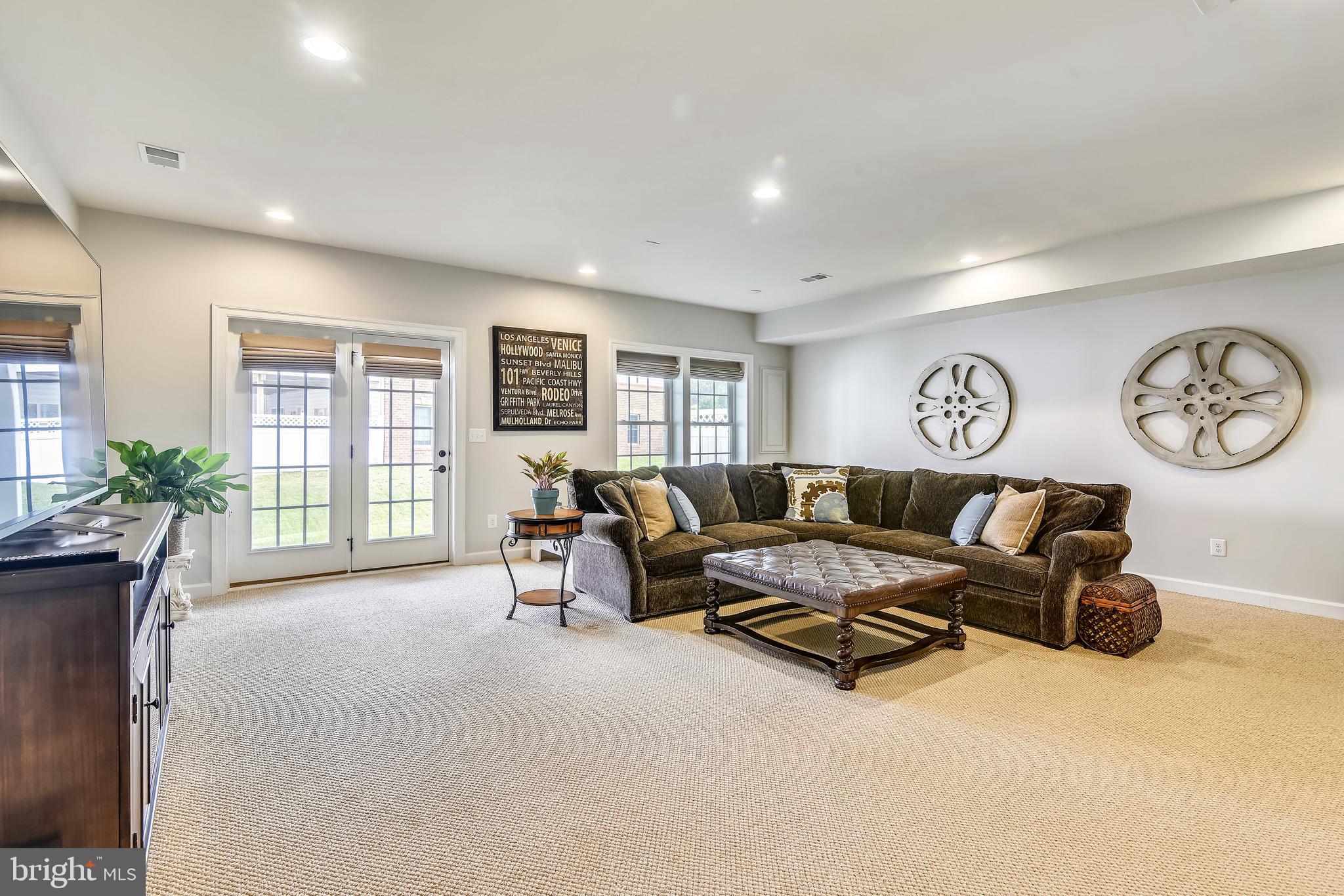 SEVEN HILLS - Residential