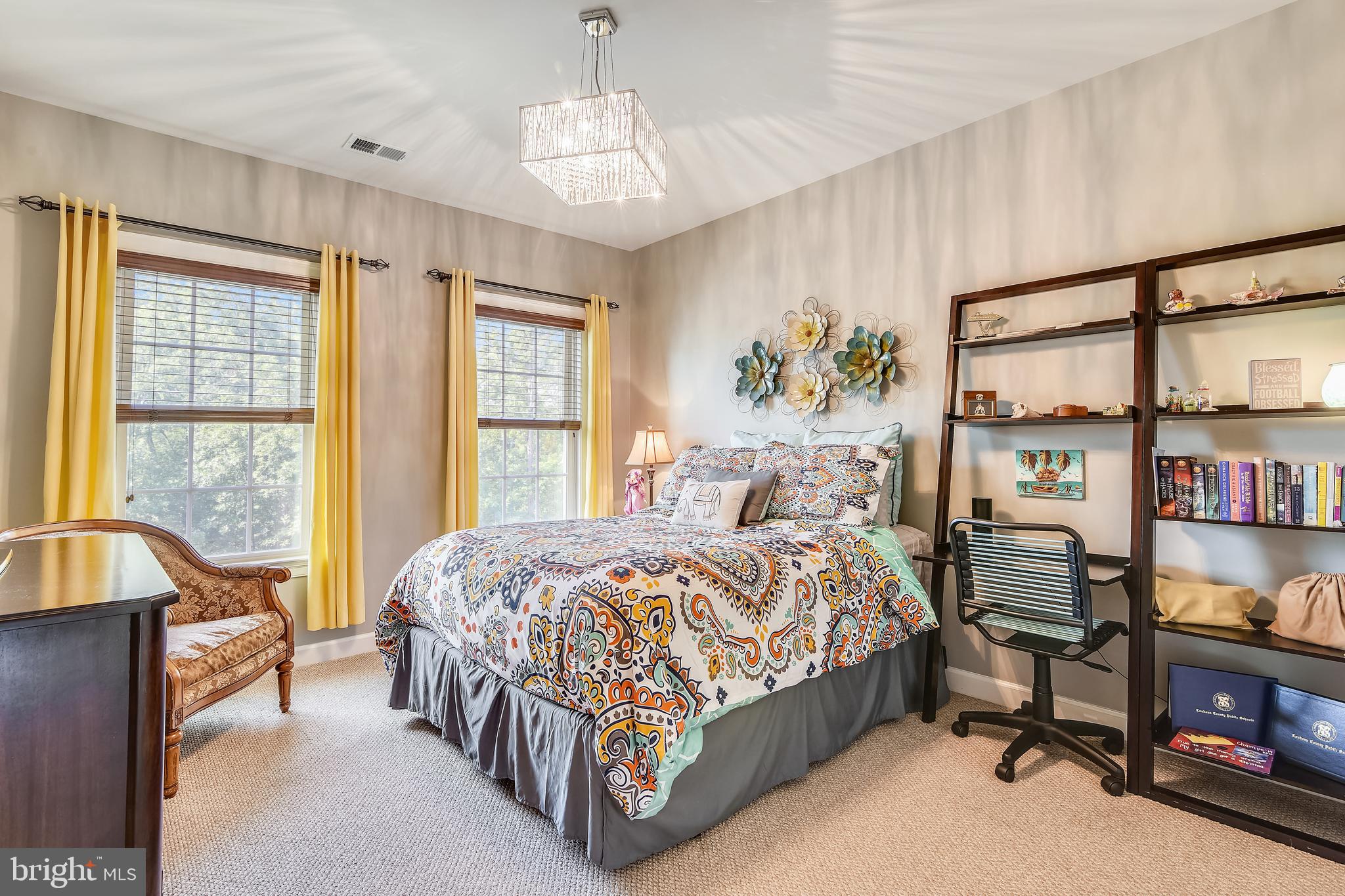 SEVEN HILLS - Residential