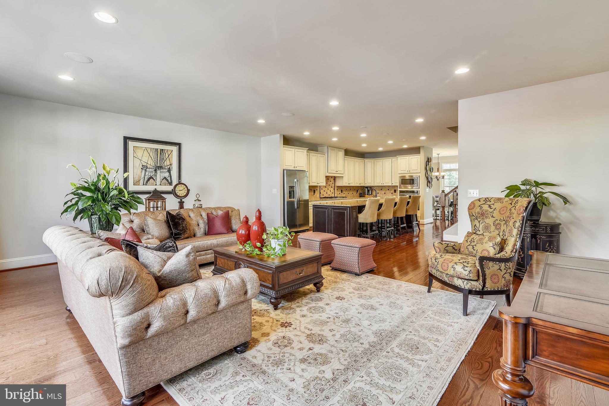 SEVEN HILLS - Residential