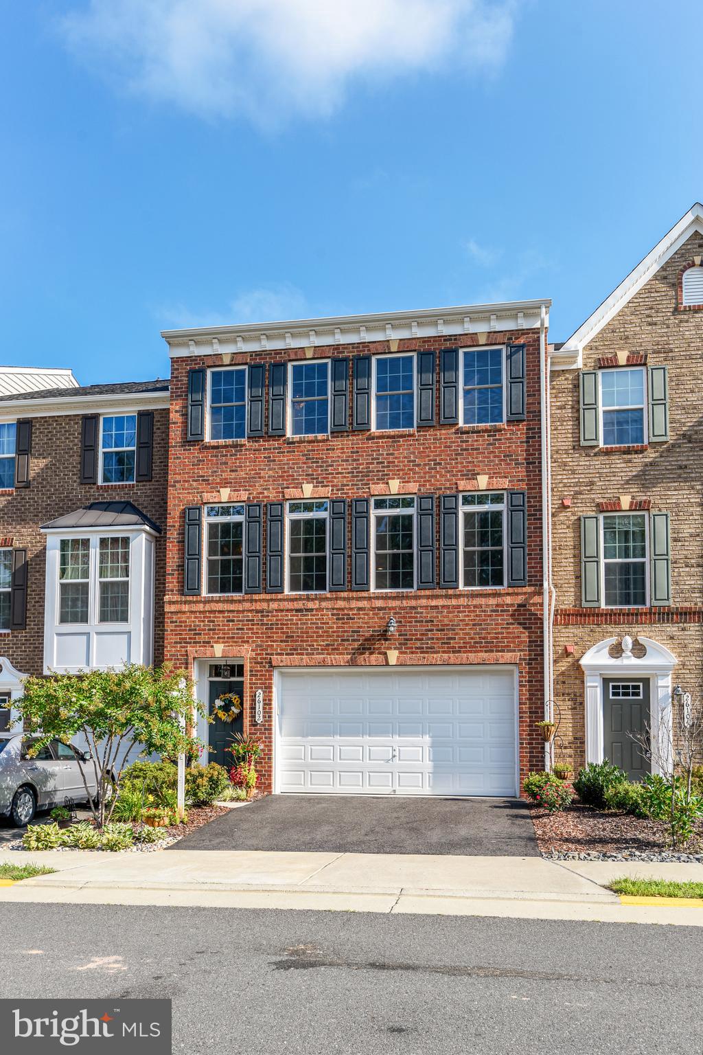 SEVEN HILLS - Residential