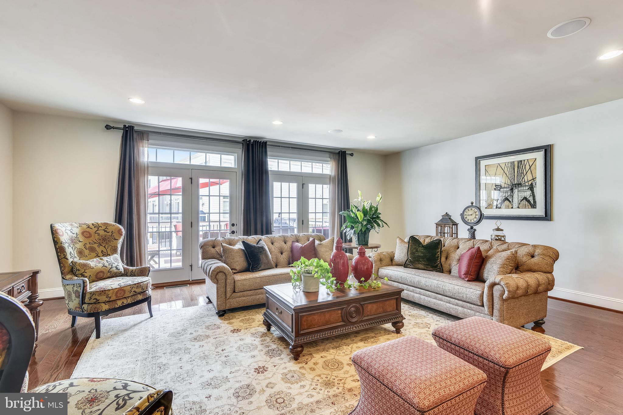 SEVEN HILLS - Residential
