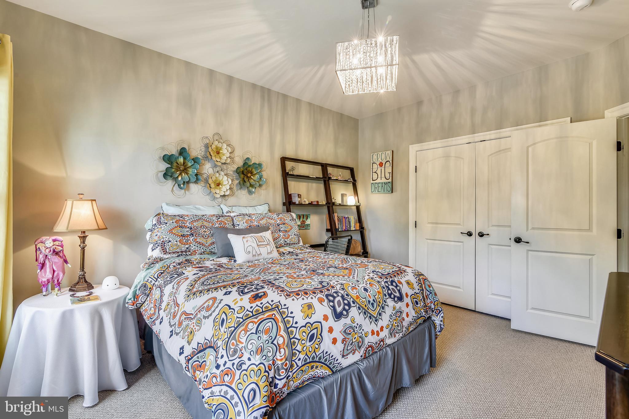 SEVEN HILLS - Residential