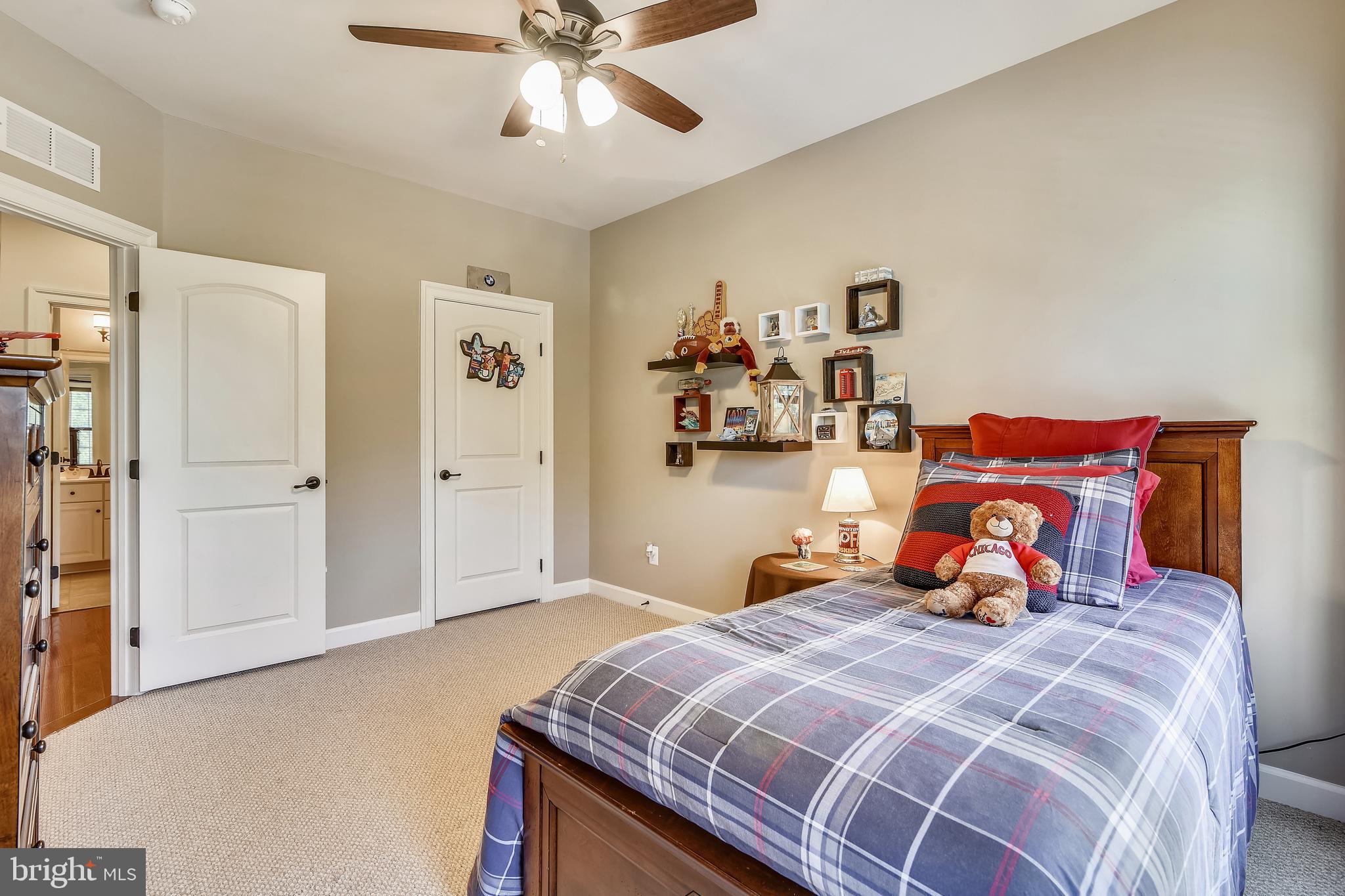 SEVEN HILLS - Residential