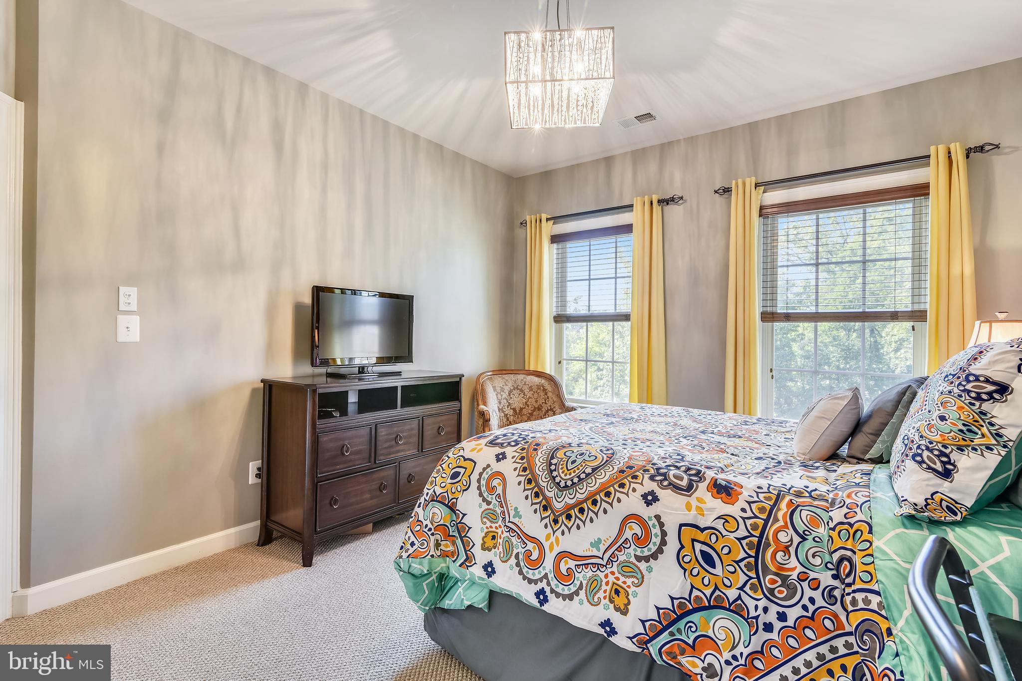 SEVEN HILLS - Residential