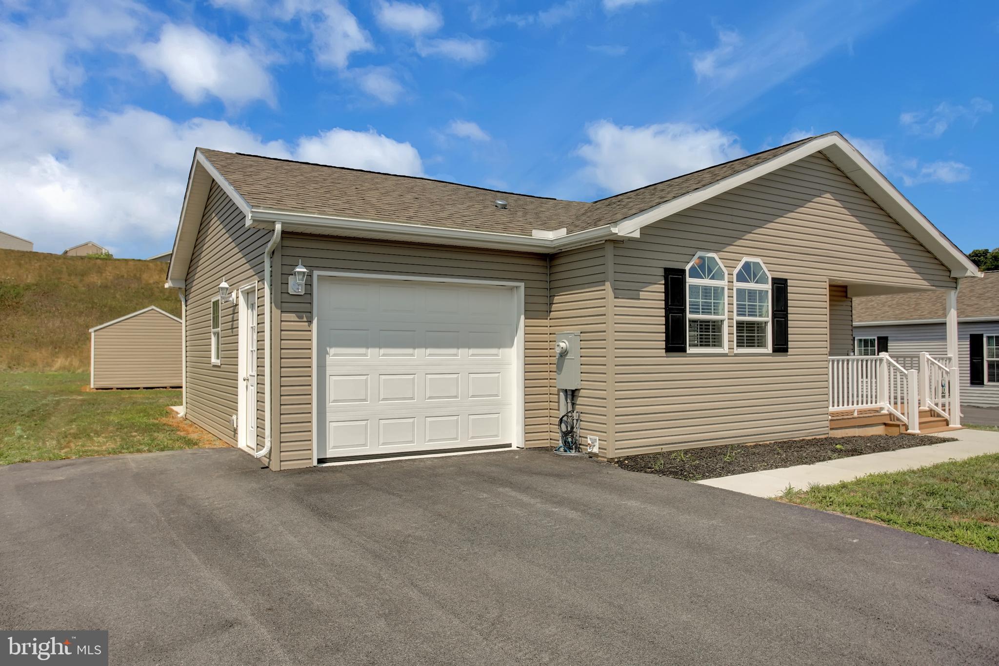 CREEK VIEW 55+ COMMUNITY - Residential