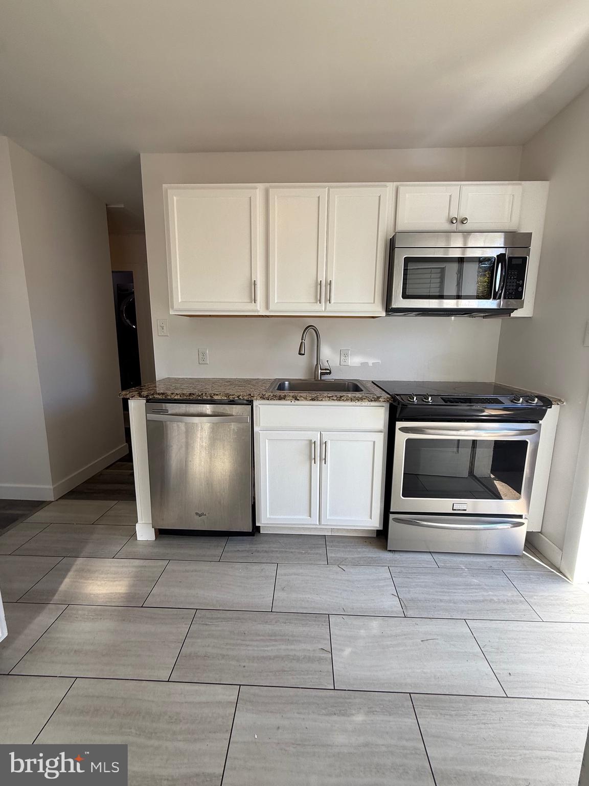 FALL HILL - Residential Lease