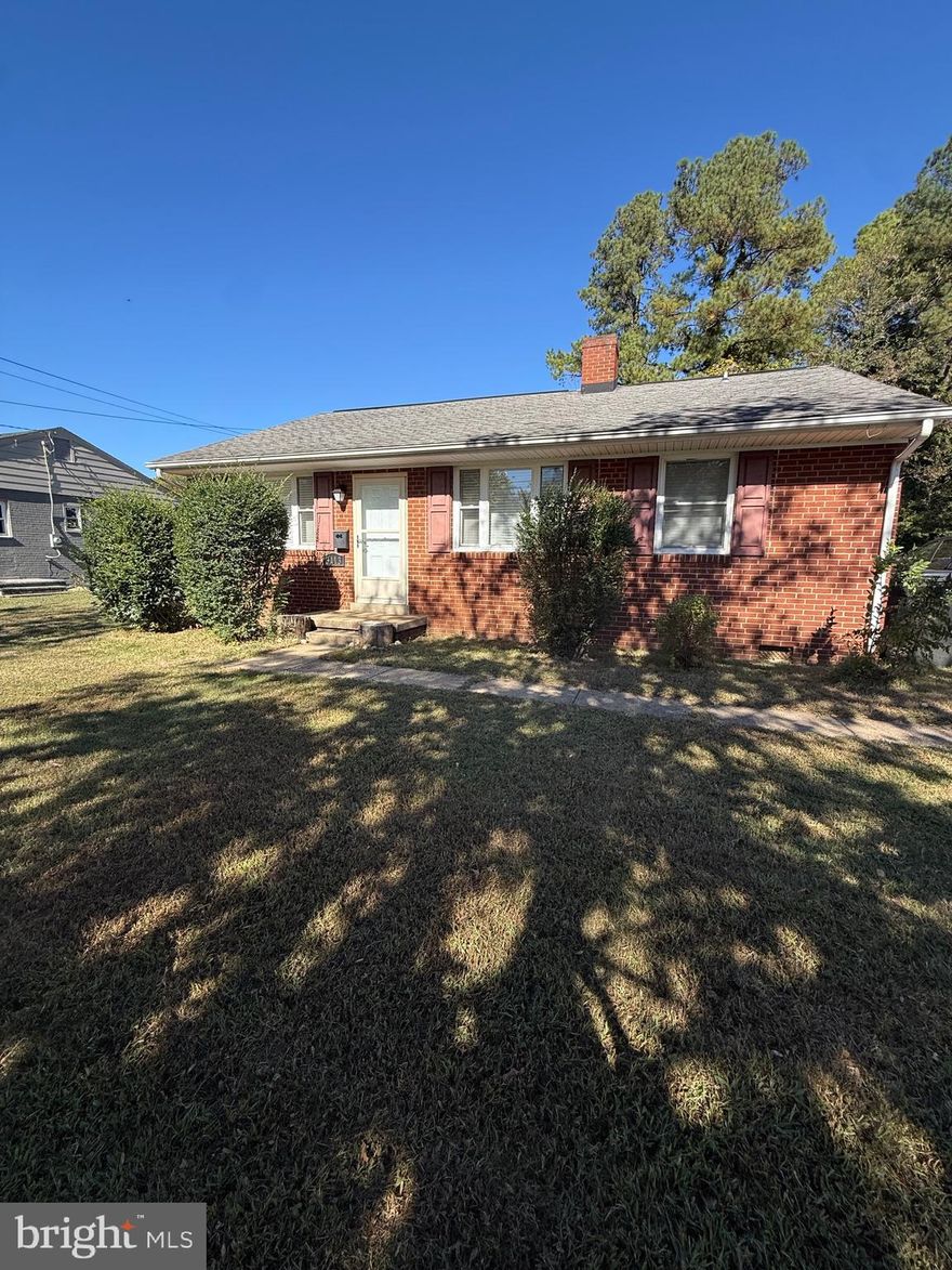 This charming 2-bedroom, 2-bathroom house is ready to rent on September 1st! Nestled in a peaceful neighborhood with a breathtaking view of the water, it’s just a stone’s throw away from the river, canal path, and Heritage Trail. Plus, it’s conveniently located near shopping the hospital and university. The house is fully updated and exudes a lovely, quiet ambiance.

Each unit is approximately 850 square feet and rents for $1,700 per month, the tenant take care all utilities. Both units 2 bedrooms and 2 bathrooms.

If you’re seeking a peaceful and serene haven to call home, this house might be the perfect fit for you. Here’s how you can get there:

The owner holds an active real estate license.

- Take I-95 to exit #133/Hwy 17 east toward Falmouth.
- At the second light, make a right turn onto Fall Hill.
- The 4th left onto Linden Ave. is the house on the left.