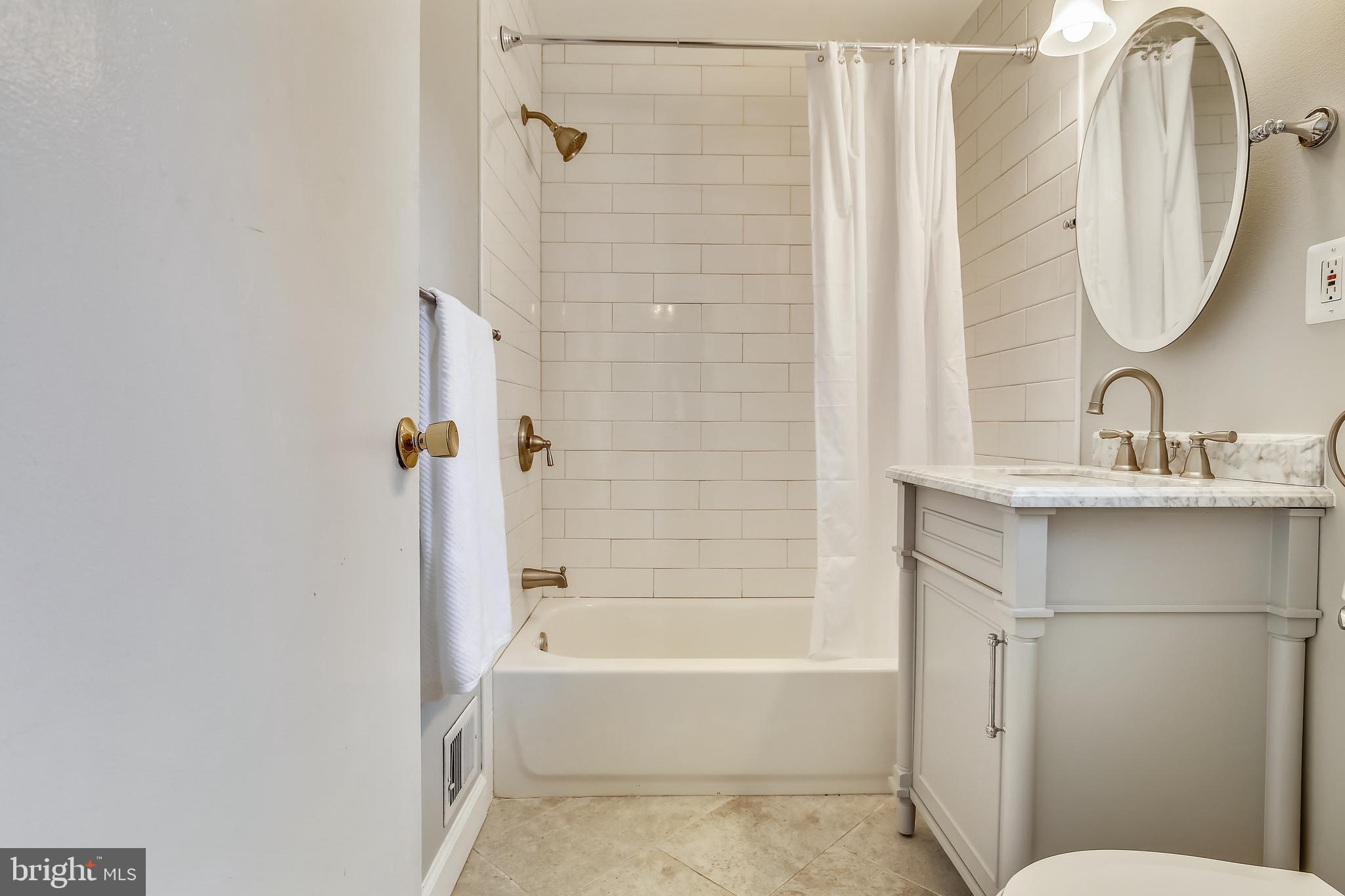 WELLINGTON HEIGHTS - Residential