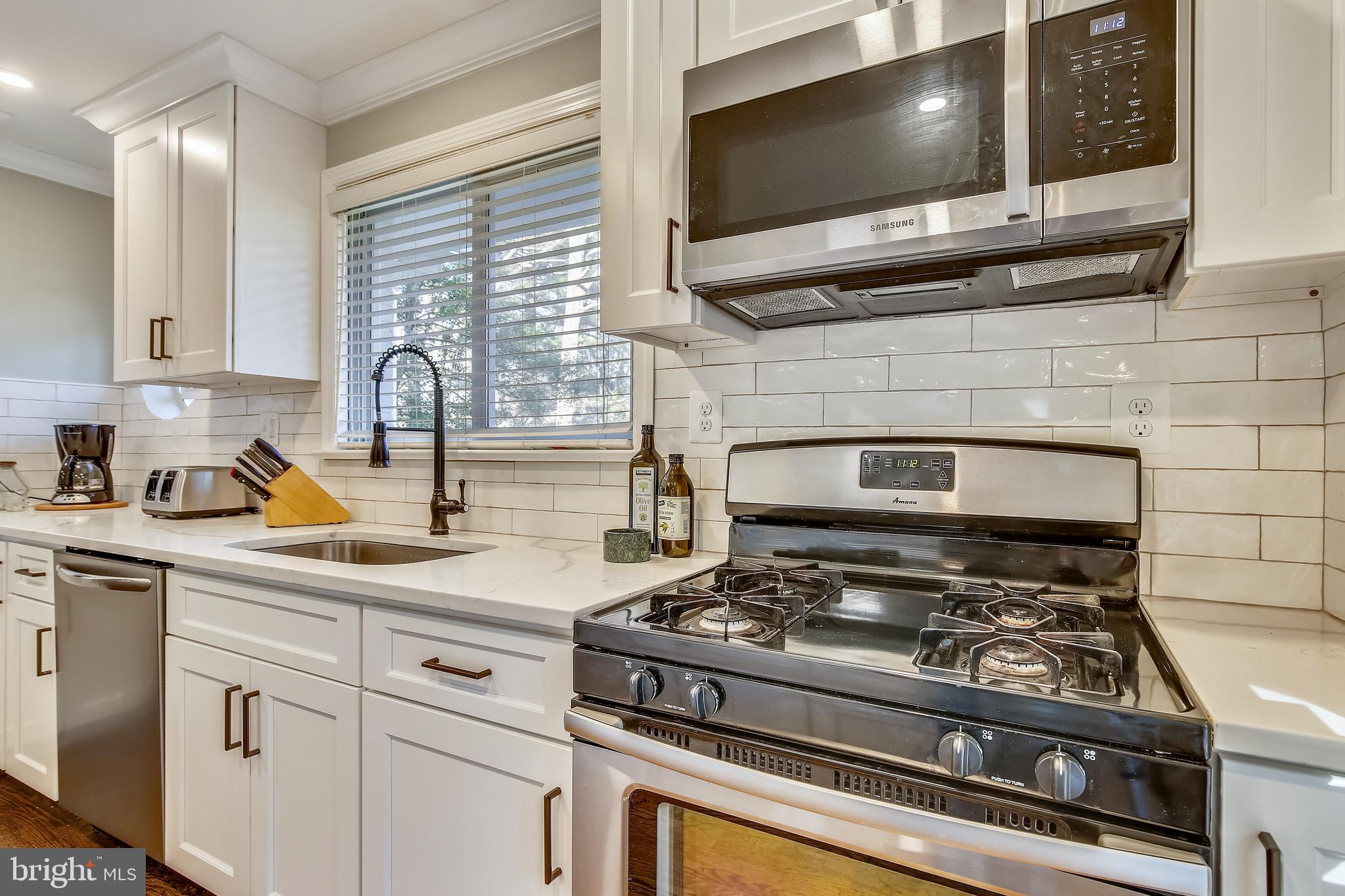 WELLINGTON HEIGHTS - Residential