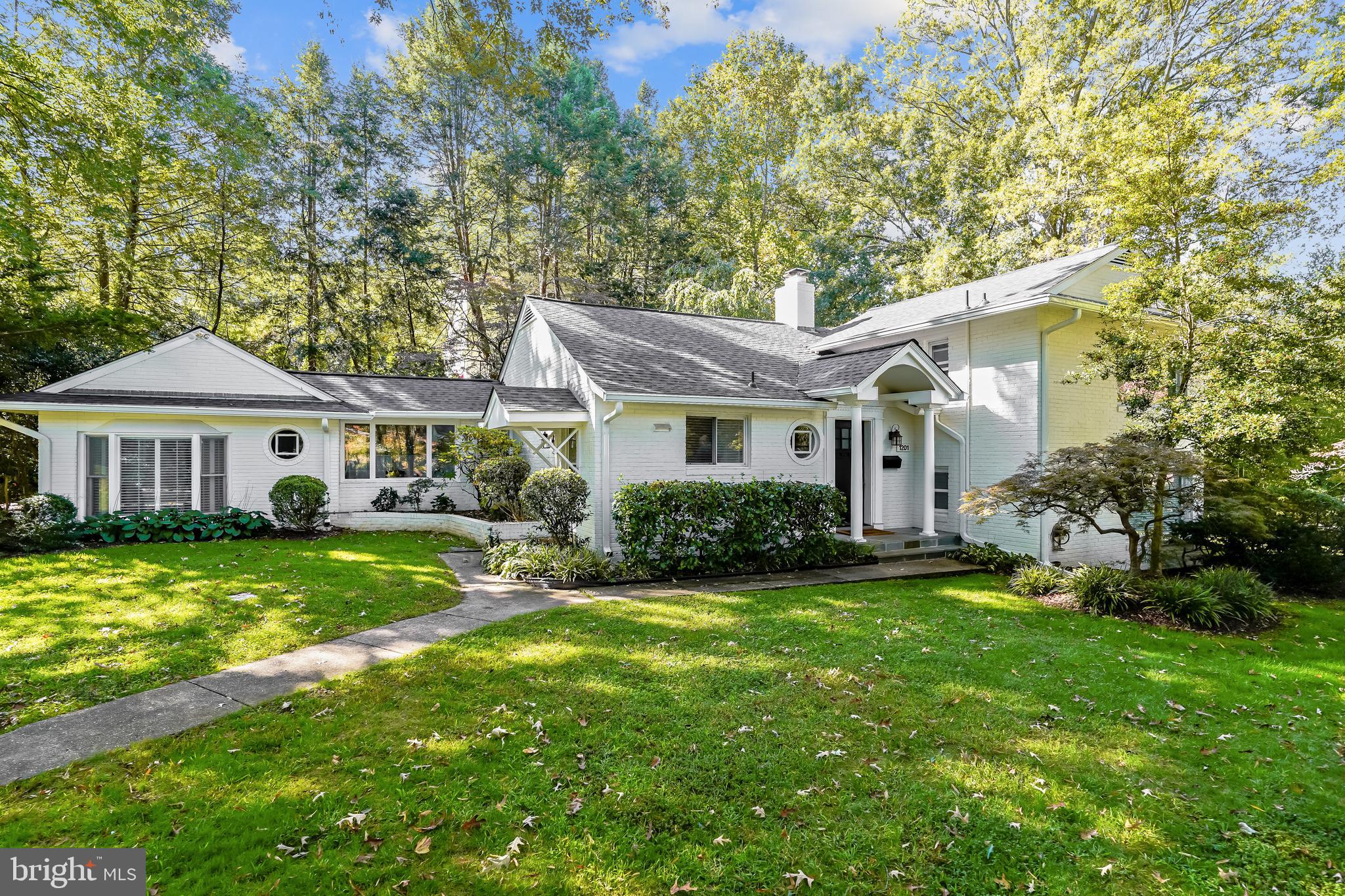 WELLINGTON HEIGHTS - Residential