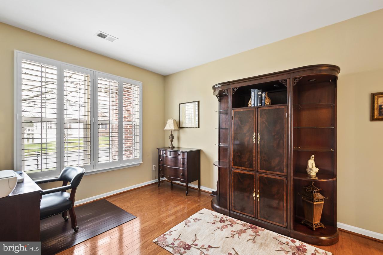 FOUR SEASONS IN HISTORIC VIRGINIA - Residential