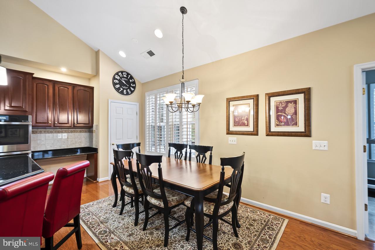 FOUR SEASONS IN HISTORIC VIRGINIA - Residential