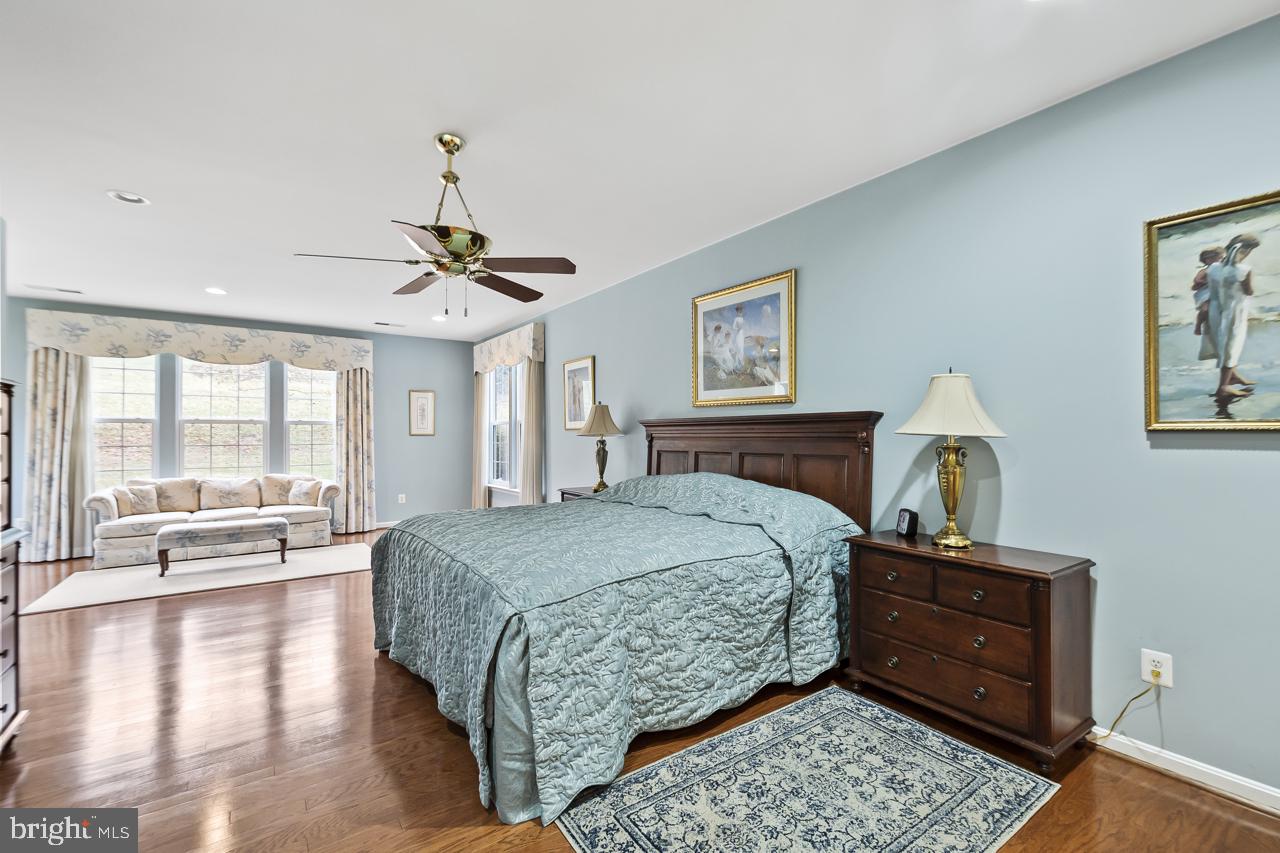 FOUR SEASONS IN HISTORIC VIRGINIA - Residential