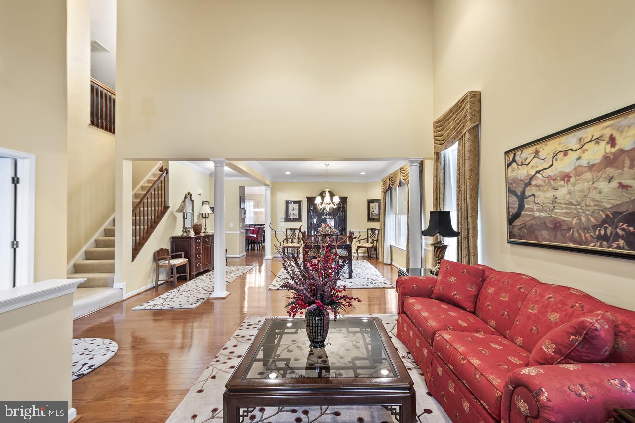 FOUR SEASONS IN HISTORIC VIRGINIA - Residential