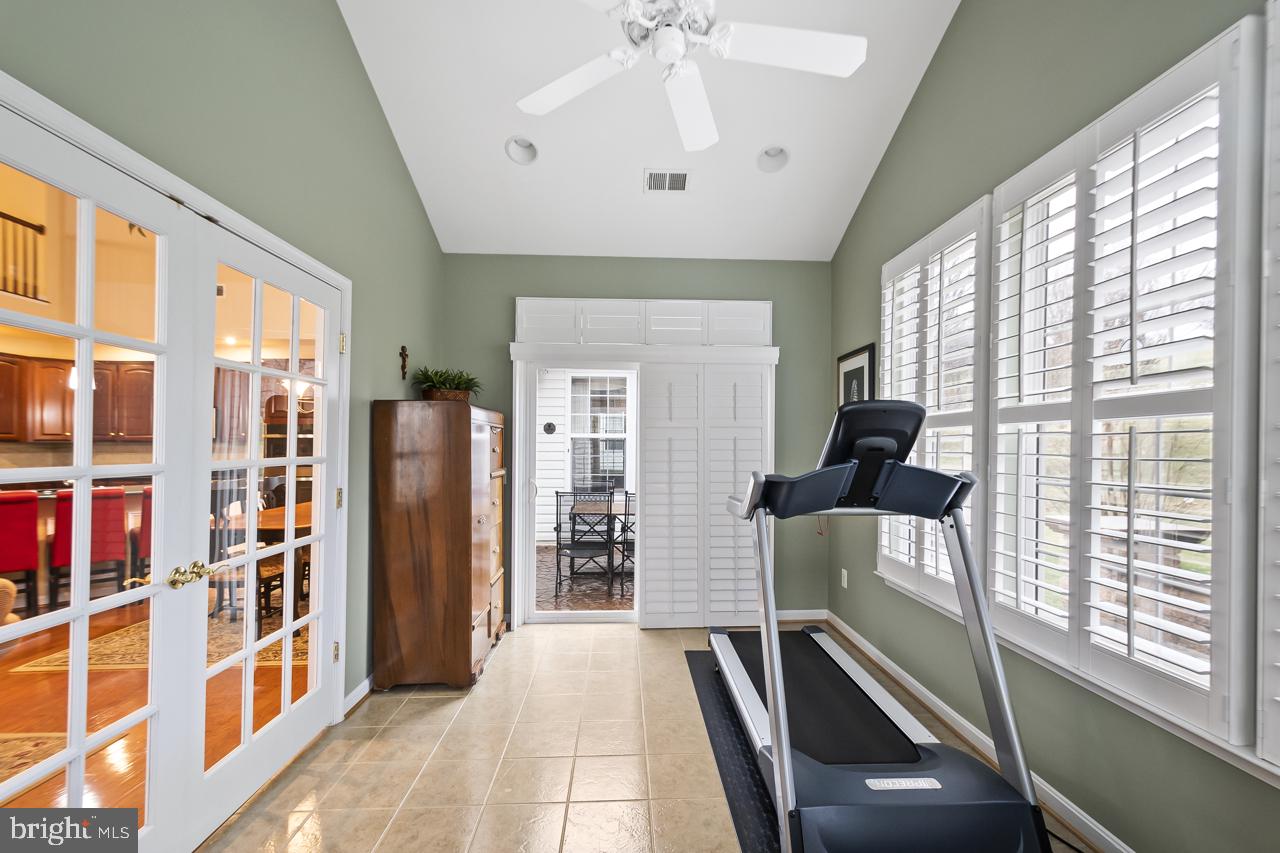 FOUR SEASONS IN HISTORIC VIRGINIA - Residential