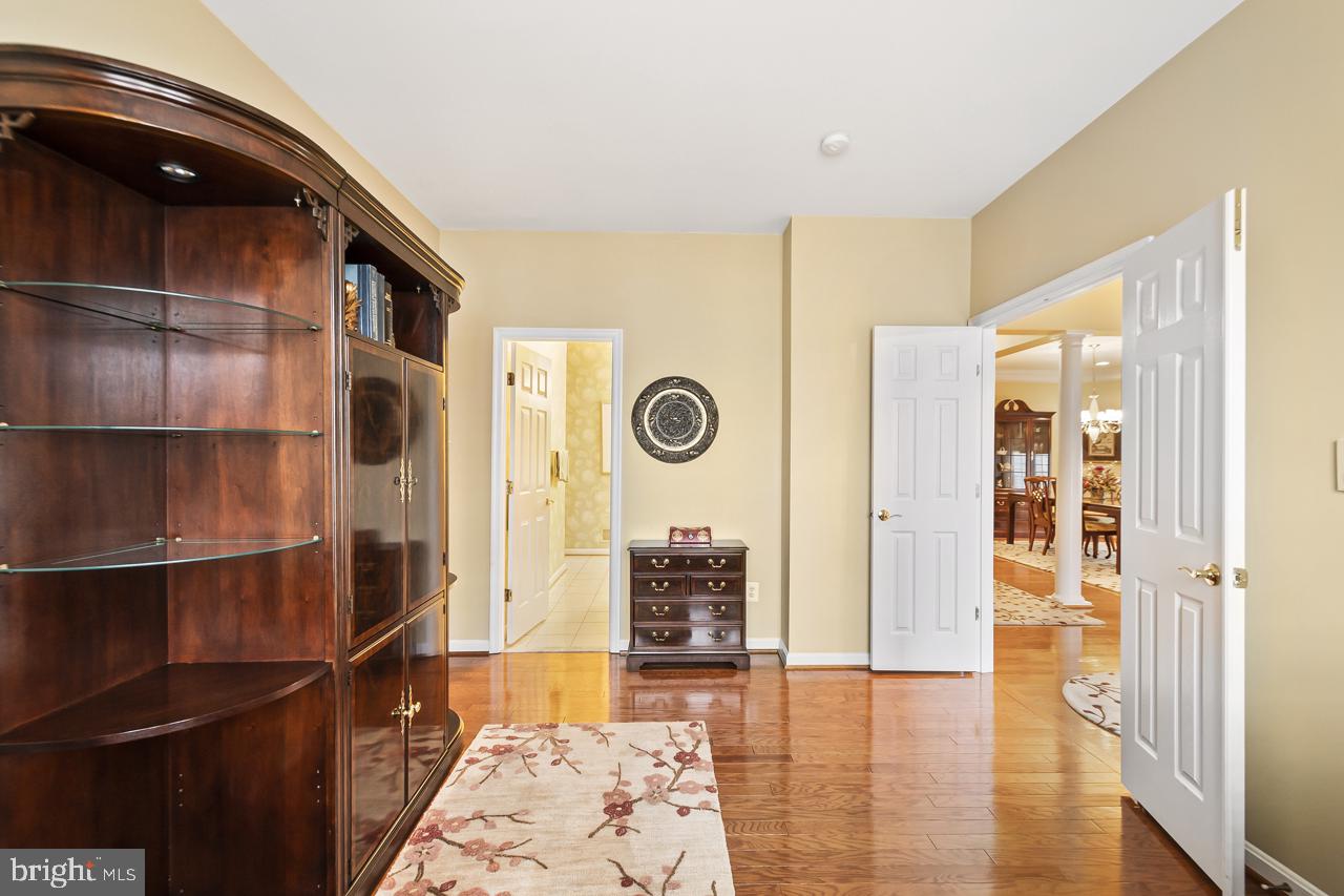 FOUR SEASONS IN HISTORIC VIRGINIA - Residential