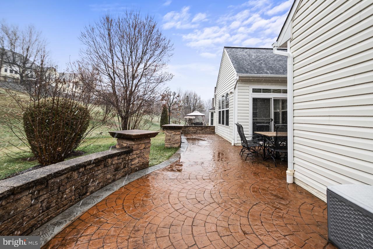 FOUR SEASONS IN HISTORIC VIRGINIA - Residential