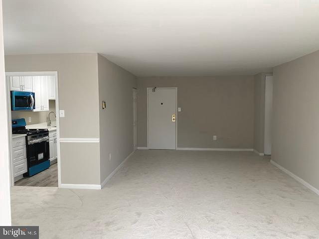 5565 COLUMBIA PIKE 606