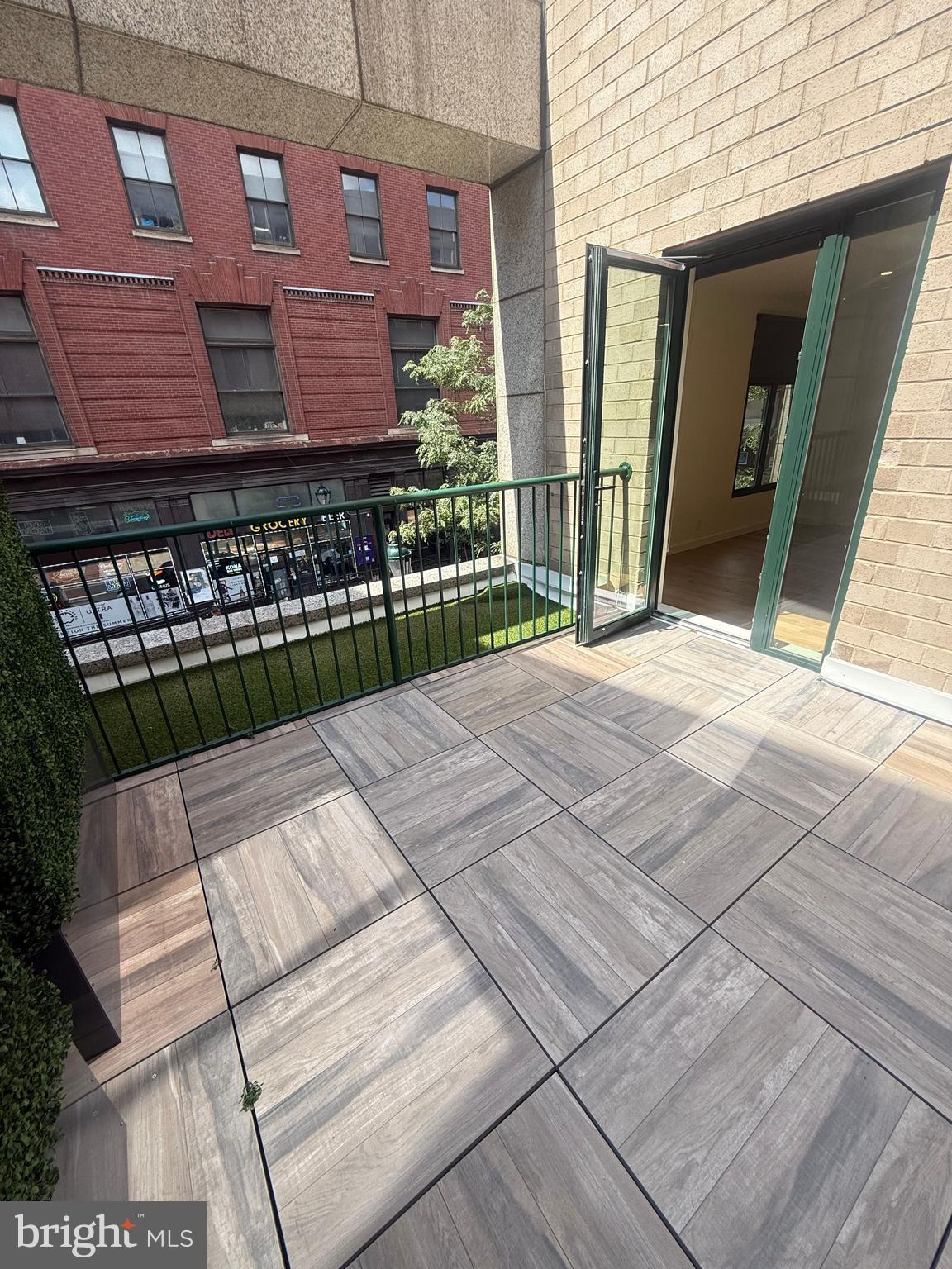 CENTER CITY - Residential Lease