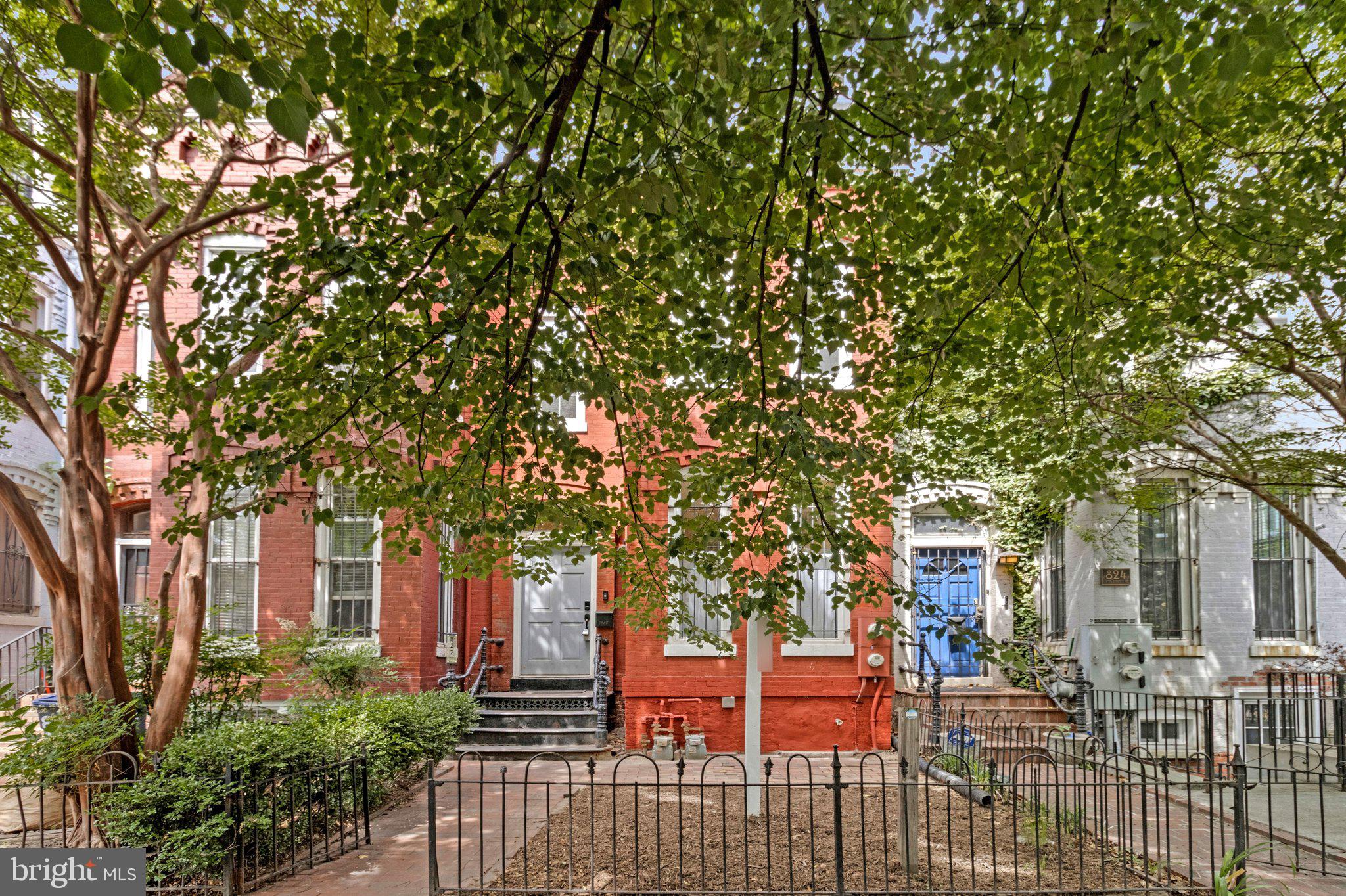 822 5TH STREET NE